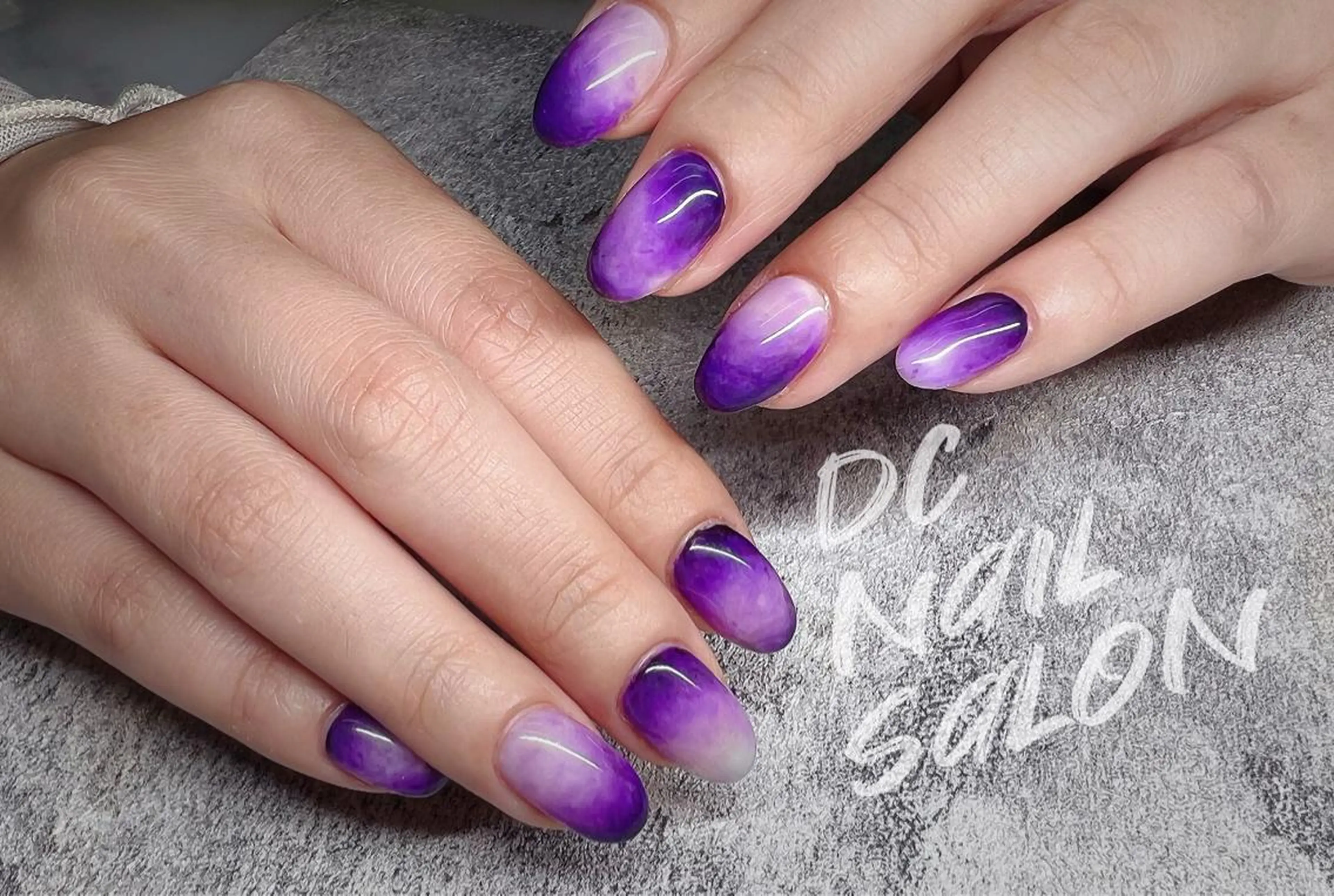 ネイル ジェルネイル ニュアンスネイル オフィスネイル ストーンネイル 冬ネイル DC nail salonのネイルデザイン