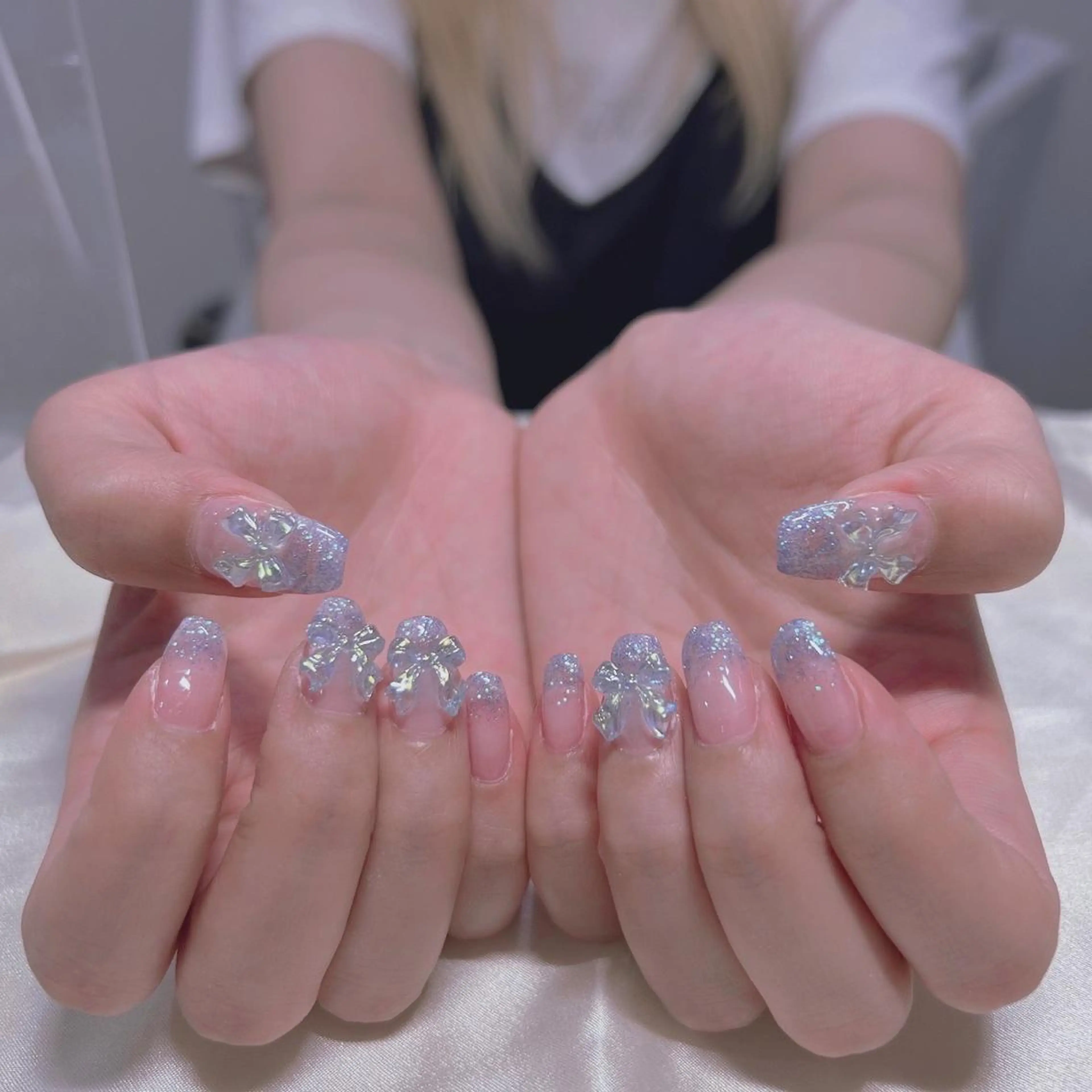 ネイル マツエク・マツパ アイブロウ 韓国風マツエク パリジェンヌラッシュリフト まつげパーマ ワンホンマツエク 長さ出し ハンドネイル Nail&eye Belire 新宿のネイルデザイン