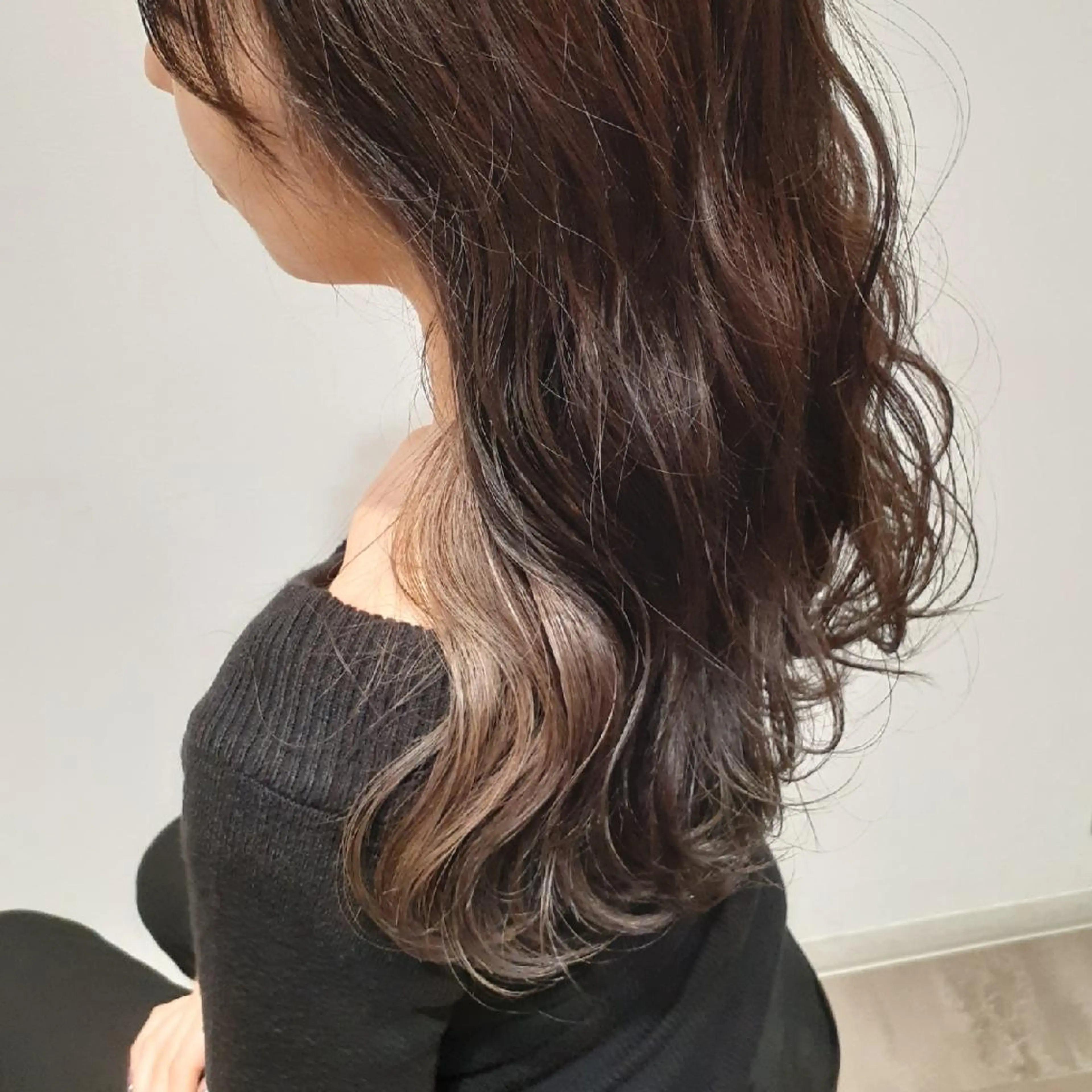 セミロング カラー インナーカラー カット ヘアカラー トリートメント 高橋 彩のヘアスタイル