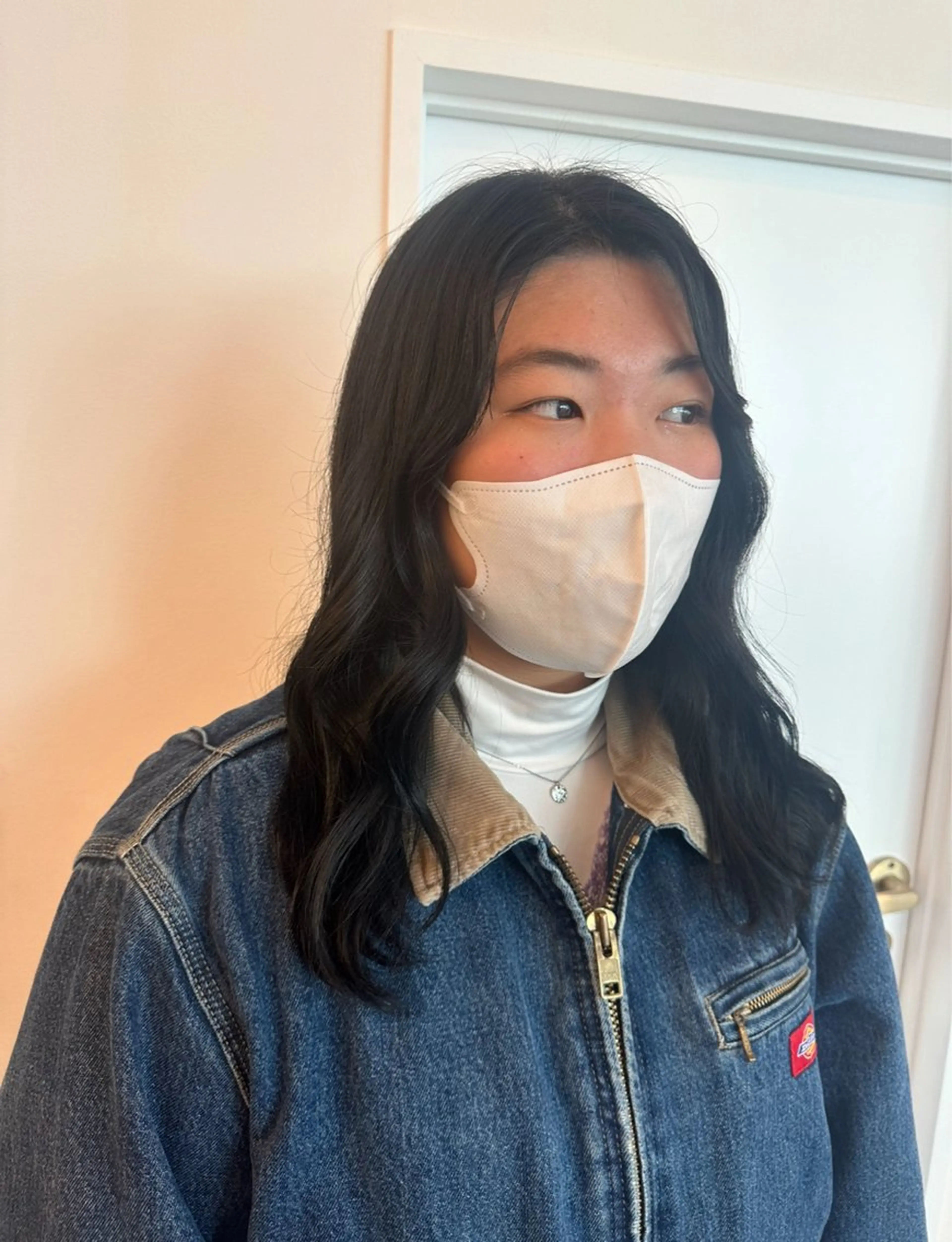 セミロング オノ アイラのヘアスタイル