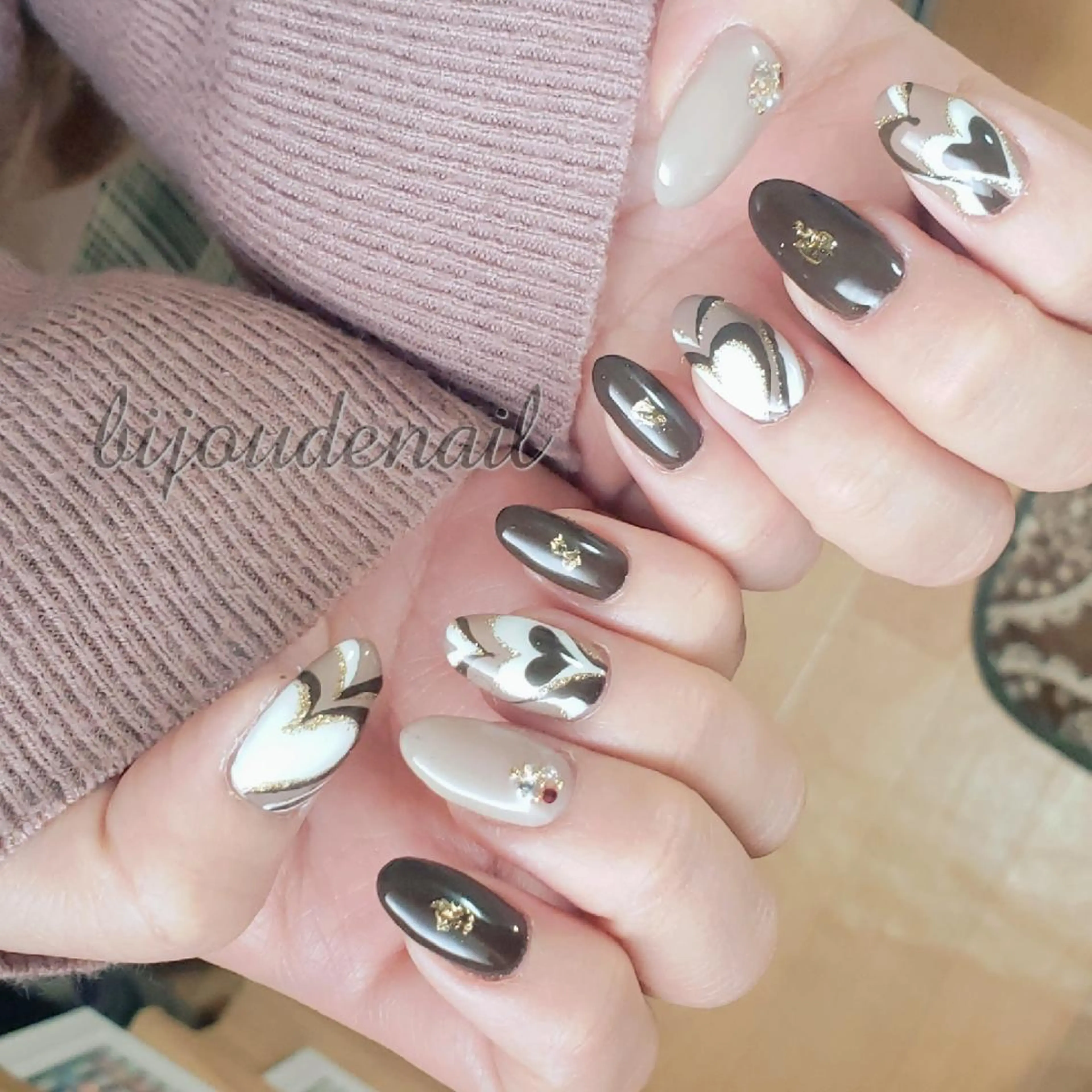 ネイル ハンドネイル ビジュード ネイルのネイルデザイン