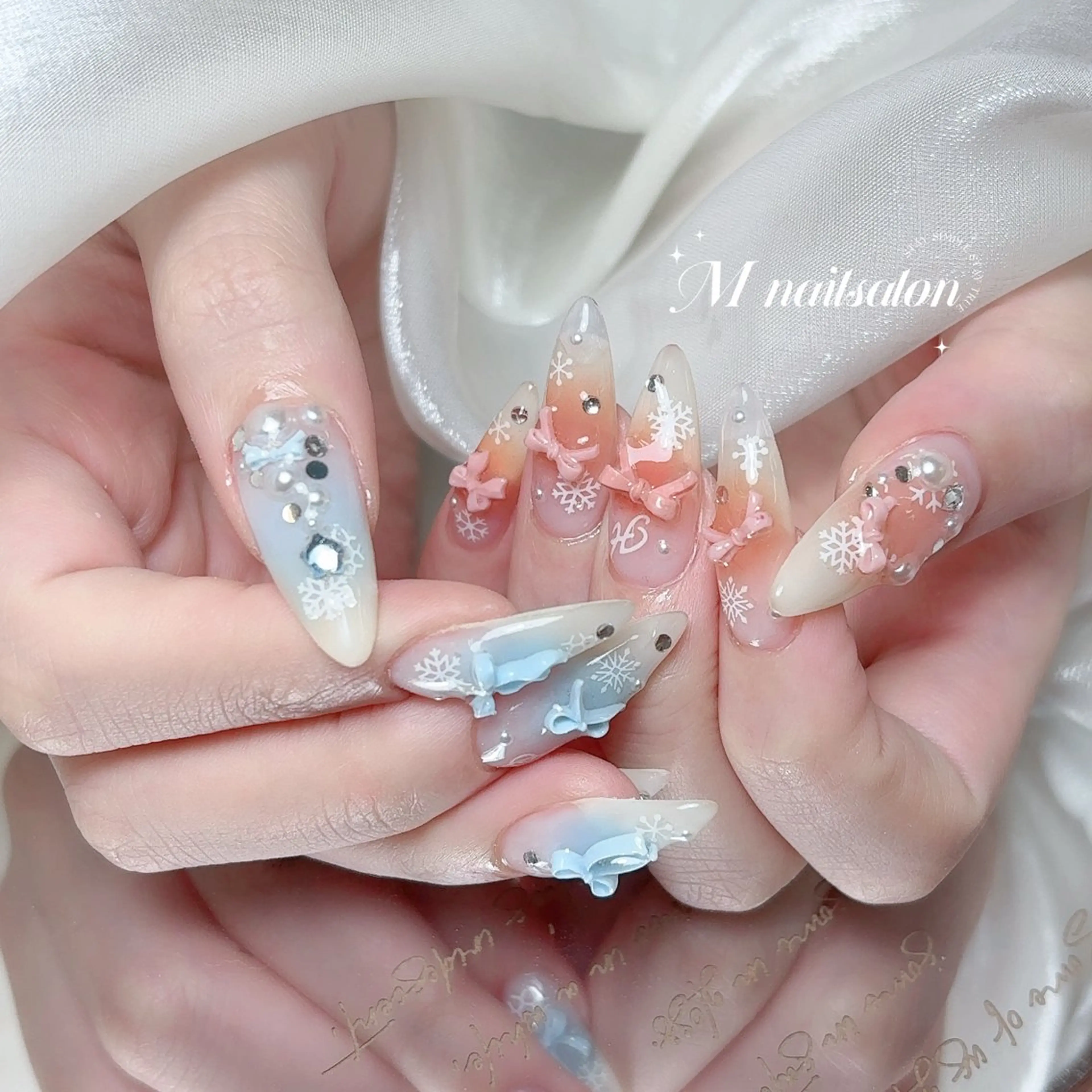 ネイル ハンドネイル 🎀M nails✨ ビューティーのネイルデザイン