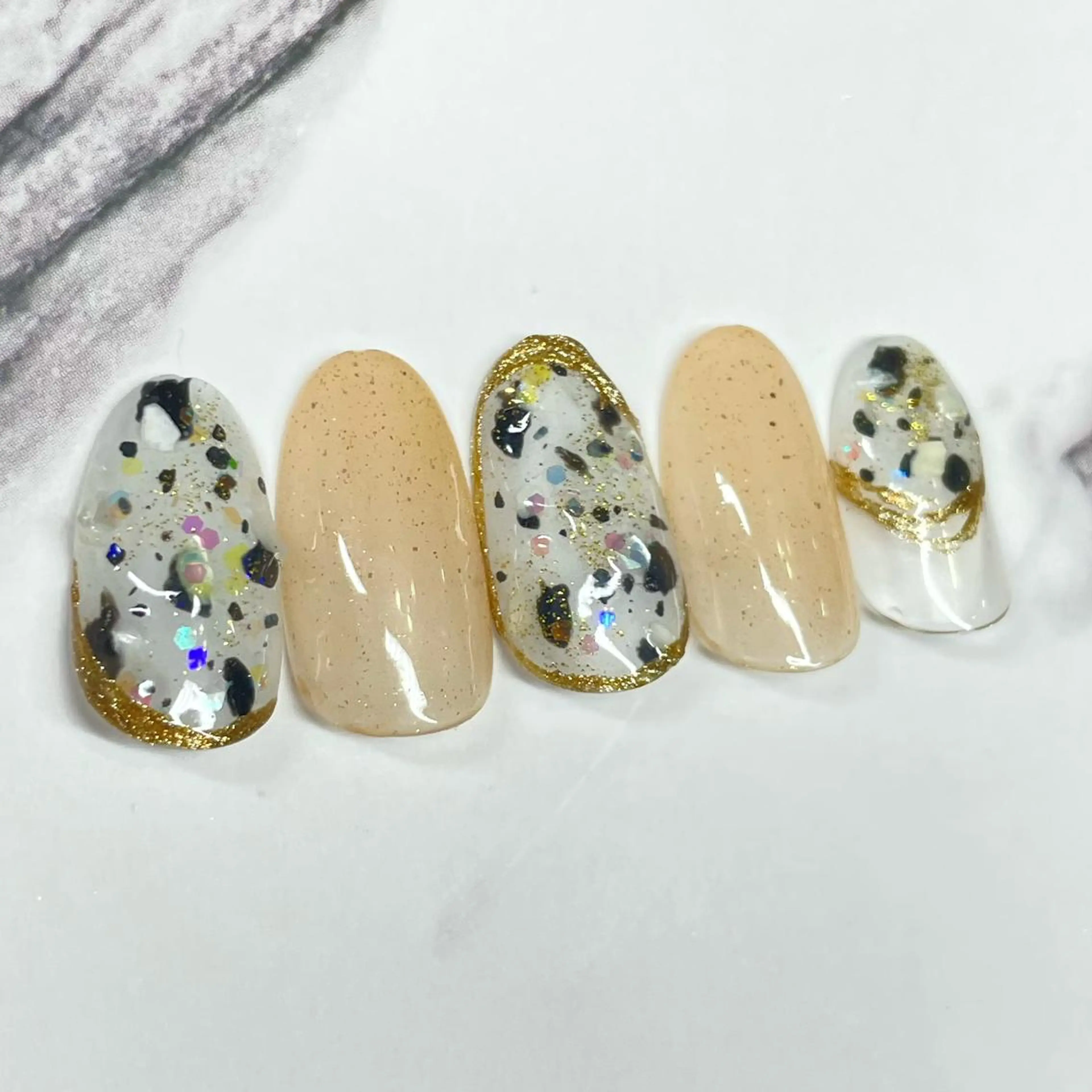 ミディアム Lety total beautyのネイルデザイン