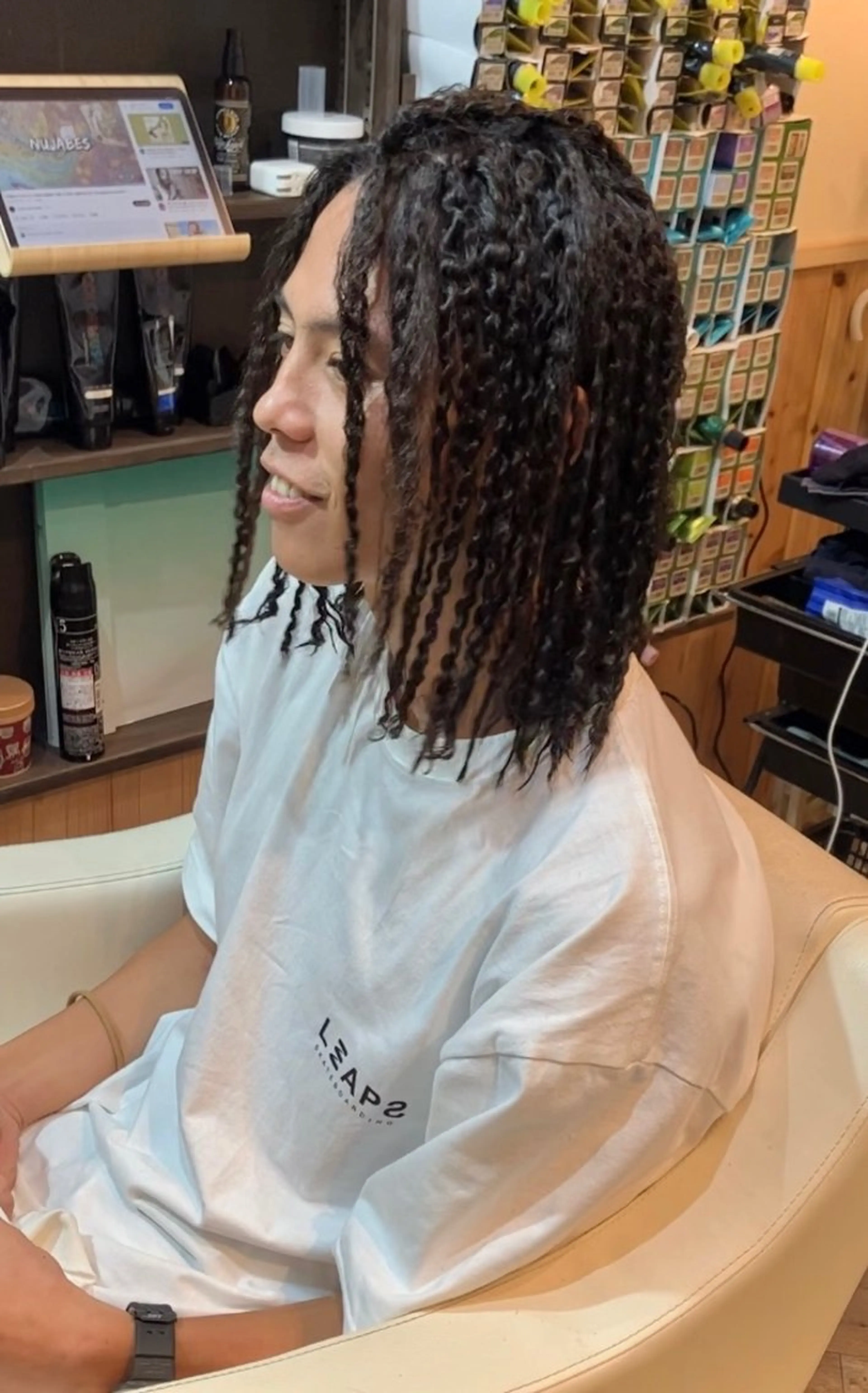 ミディアム パーマ ミディアムパーマ HAIR BASE ZAWAWA所属・レイヤー/ブリーチ| 特殊パーマ/赤澤のヘアスタイル