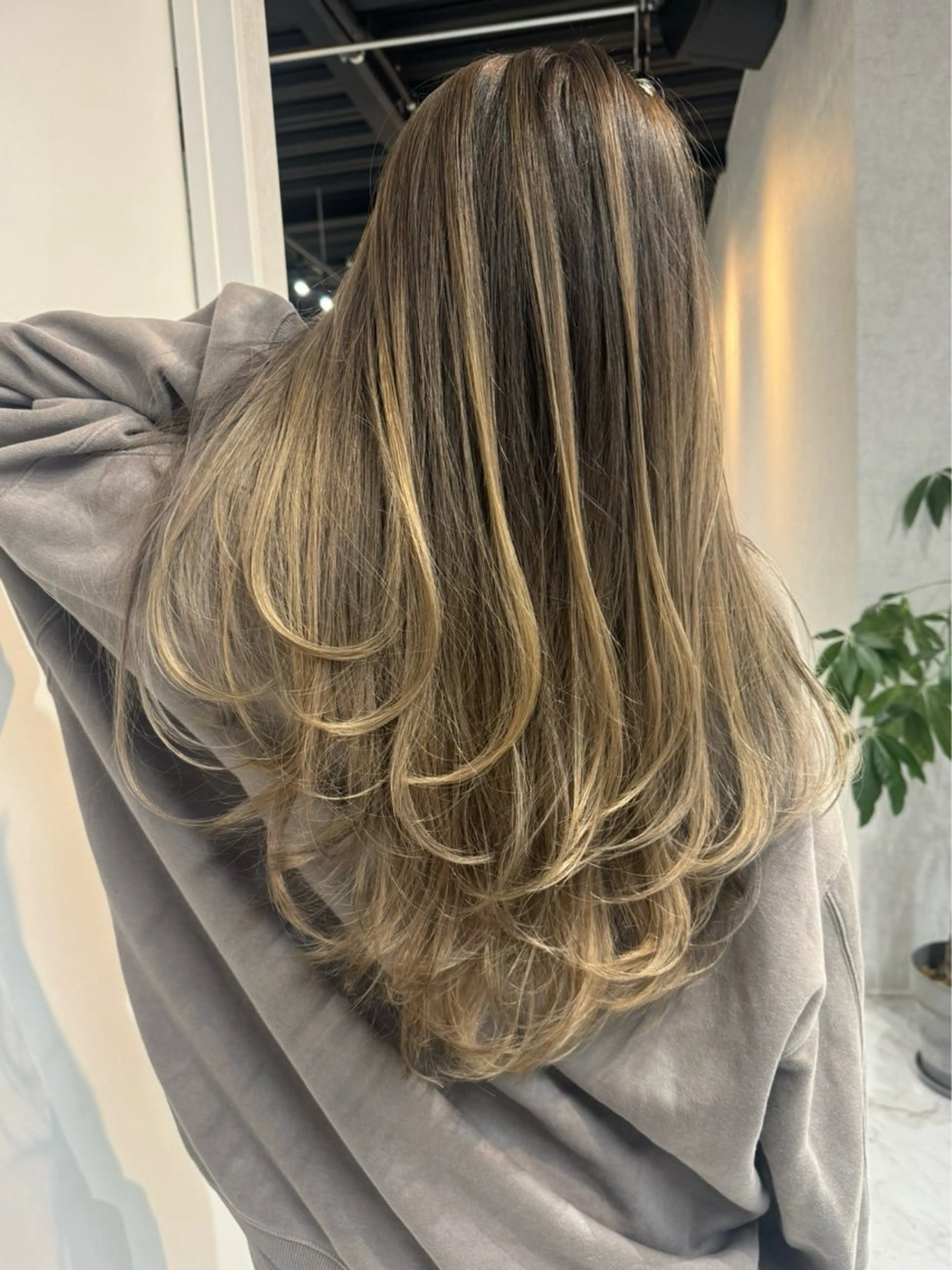 セミロング カラー ヘアアレンジ ショートボブ バレイヤージュ ブリーチ ケアブリーチ デザインカラー カット ヘアカラー トリートメント アンドウ ユウ/ レイヤーカット/韓国のヘアスタイル