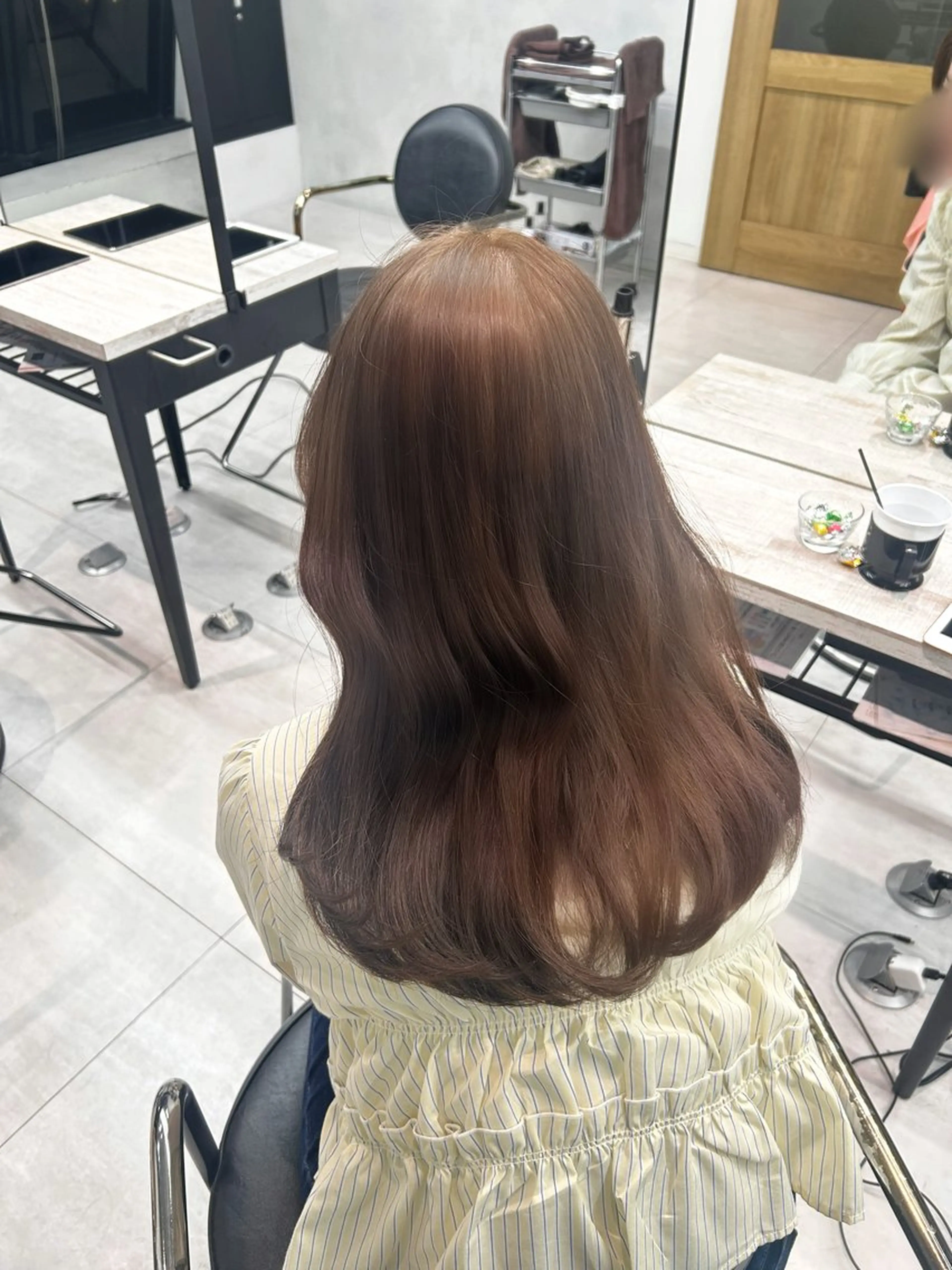 セミロング カラー ベージュカラー ブリーチ ダブルカラー ブリーチなしカラー ヘアカラー 大村 咲羅のヘアスタイル
