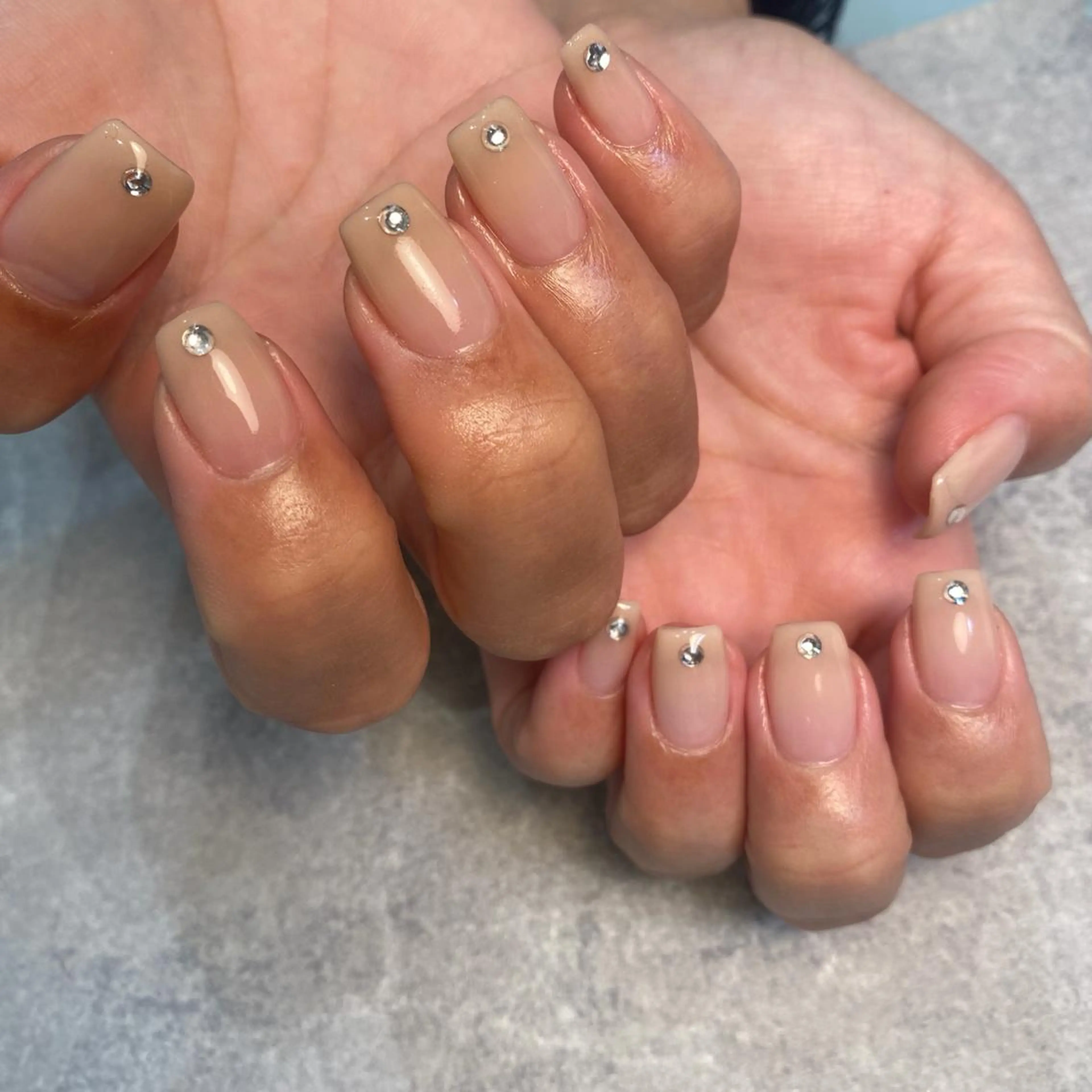 ネイル ハンドネイル NINEnami ニュアンスネイルのネイルデザイン