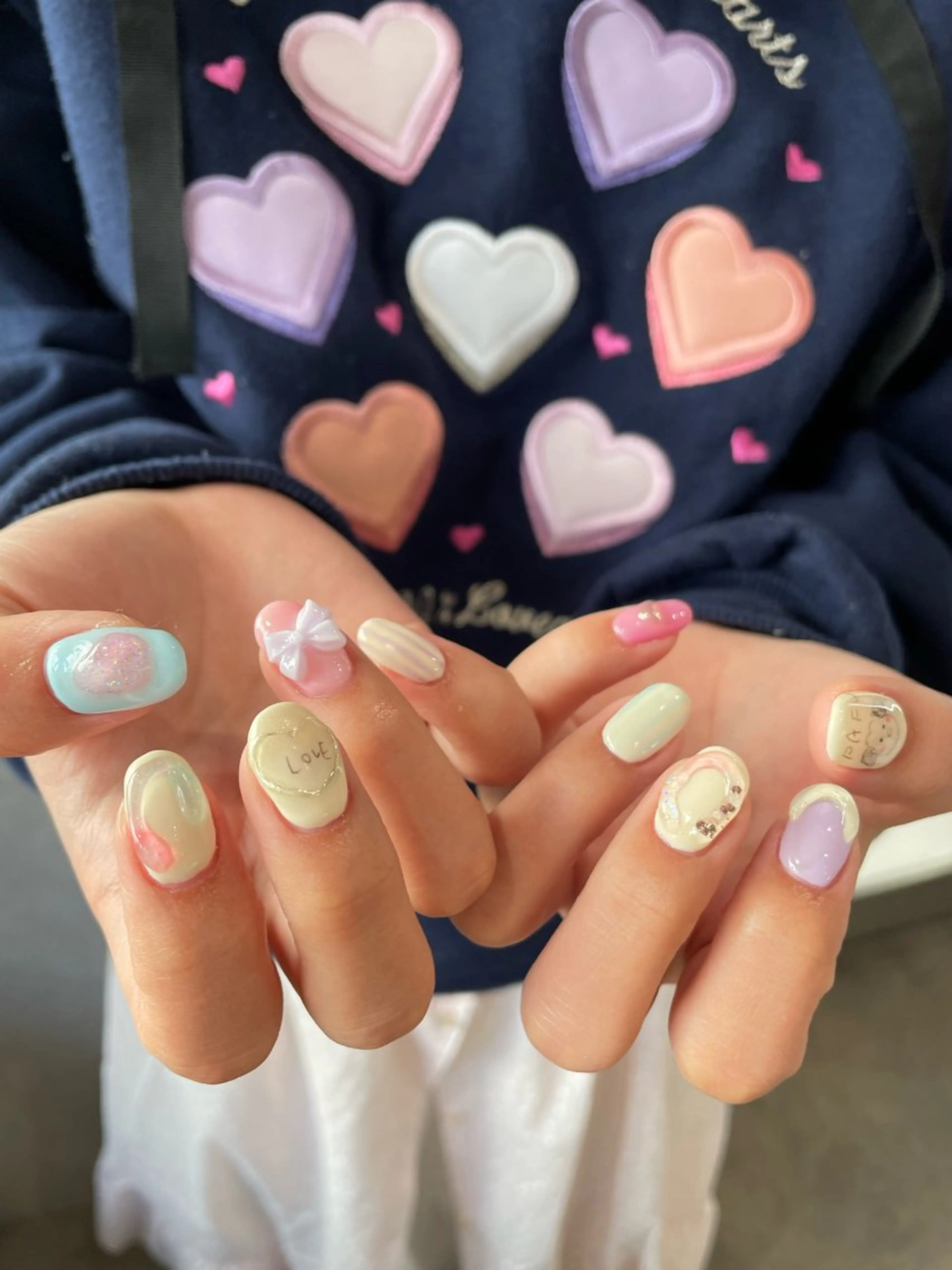 ネイル ピンク バレンタイン ハンドネイル ナチュラル透明感🌱 小山美樹子のヘアスタイル