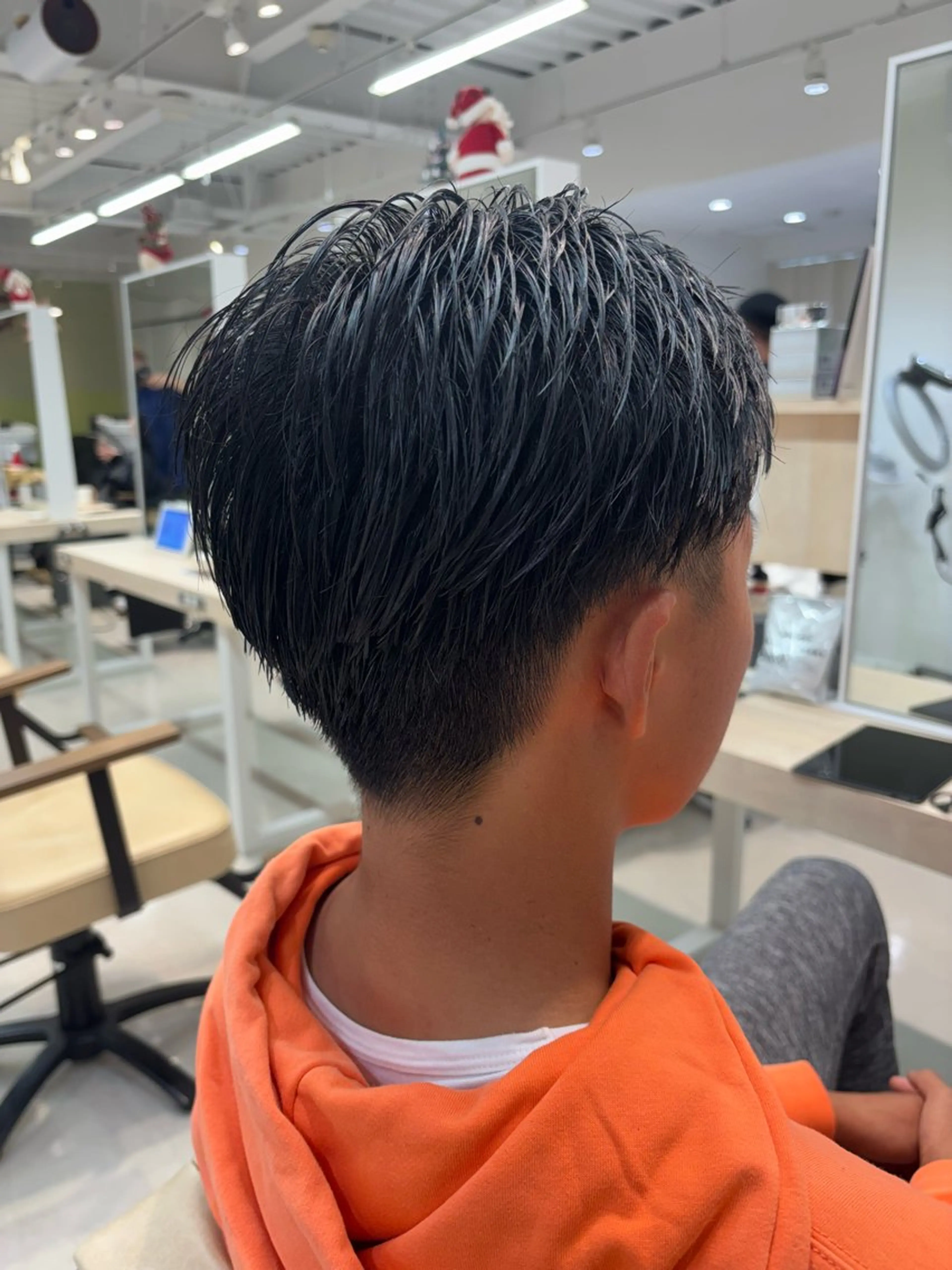 メンズ ビジネス フェードカット マッシュ スキンフェード ツーブロック メンズパーマ/ スパイキー/フェードのヘアスタイル