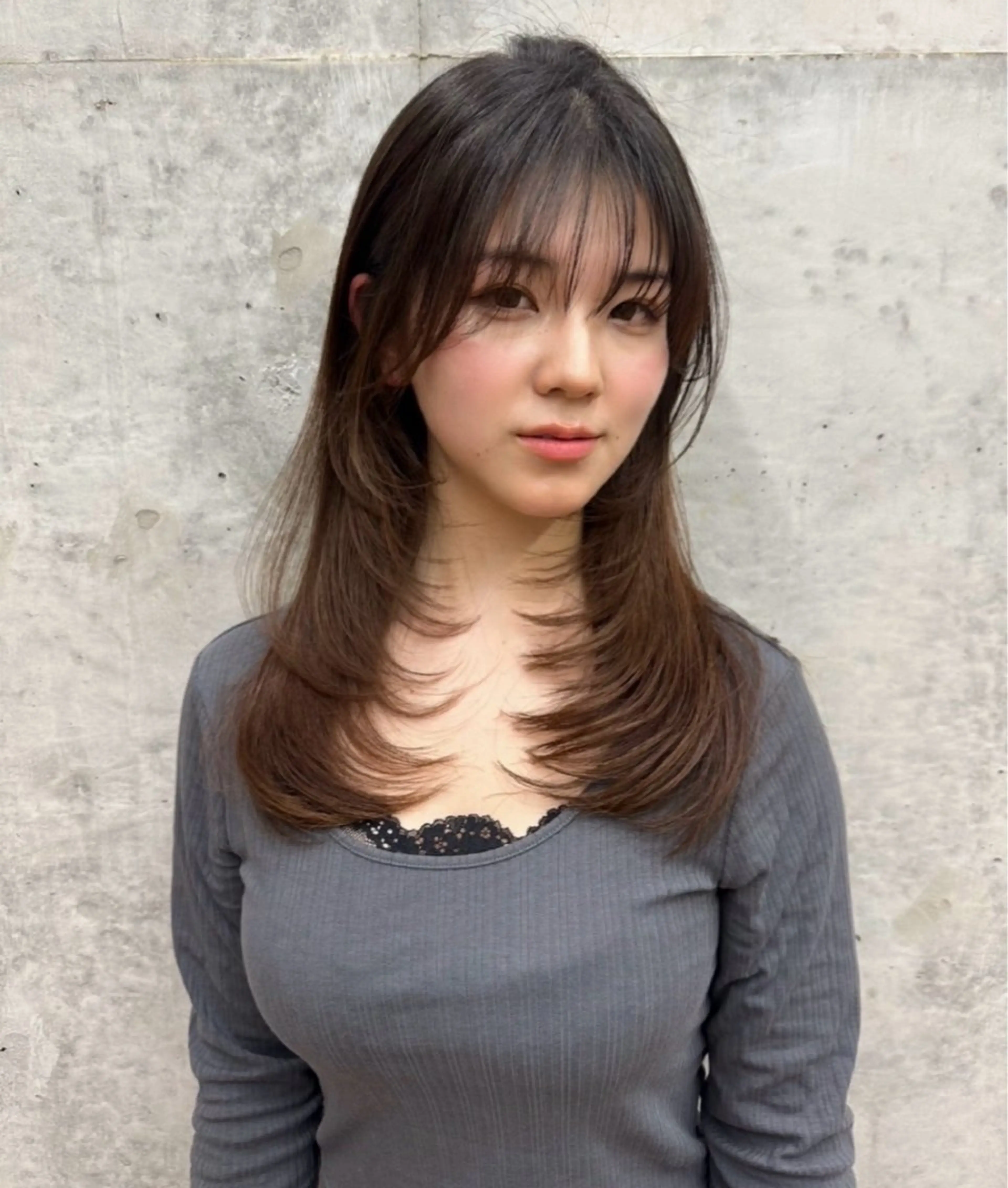 セミロング ハッシュカット レイヤーカット 森本 笑のヘアスタイル