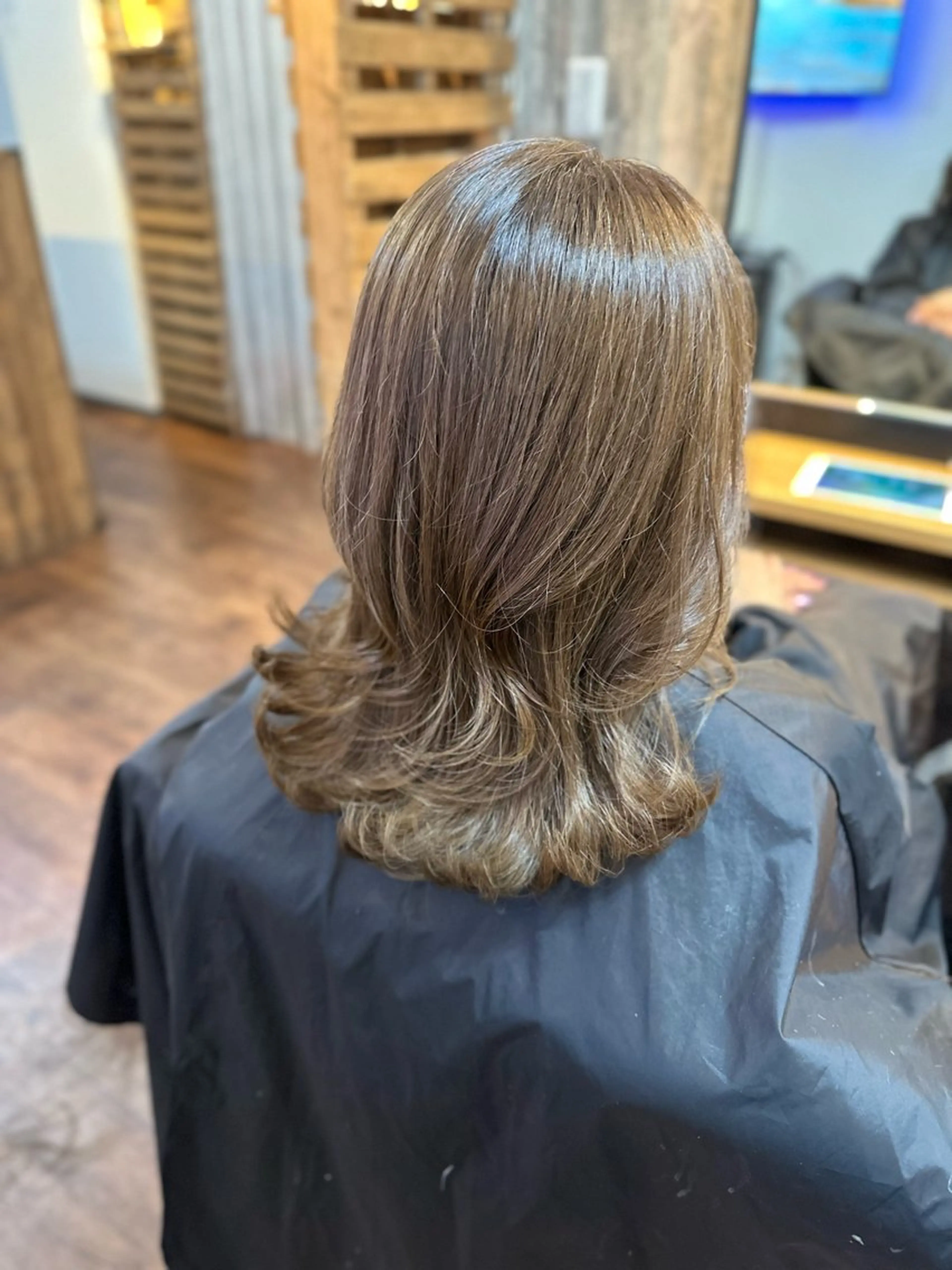 ミディアム カラー グレージュ カット ヘアカラー Lizir  ルズィール所属・Luzir⭐︎ GEN⭐︎のヘアスタイル