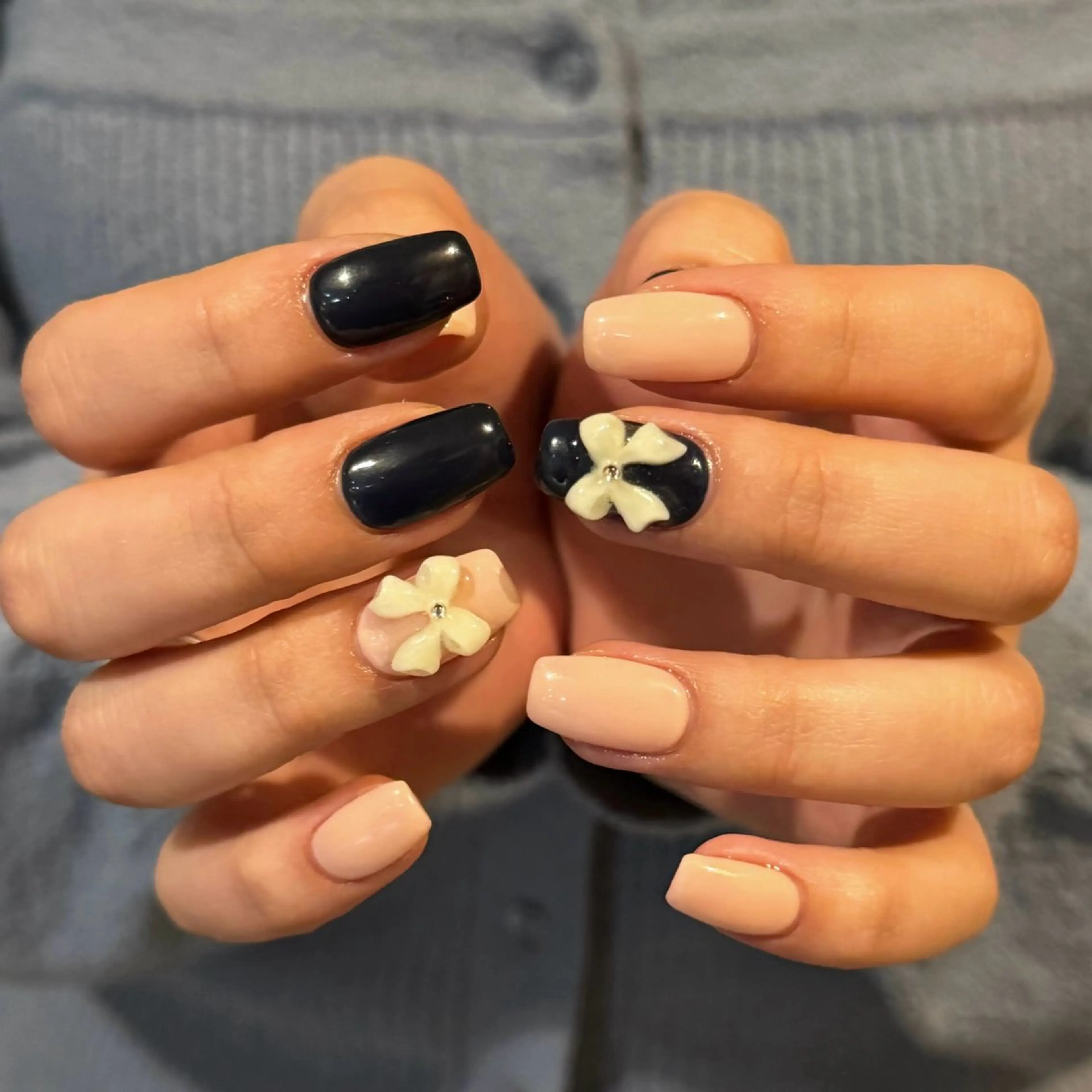 ネイル 持ち込み ワンカラーネイル リボン ハンドネイル NORA南青山/ kanohaのネイルデザイン