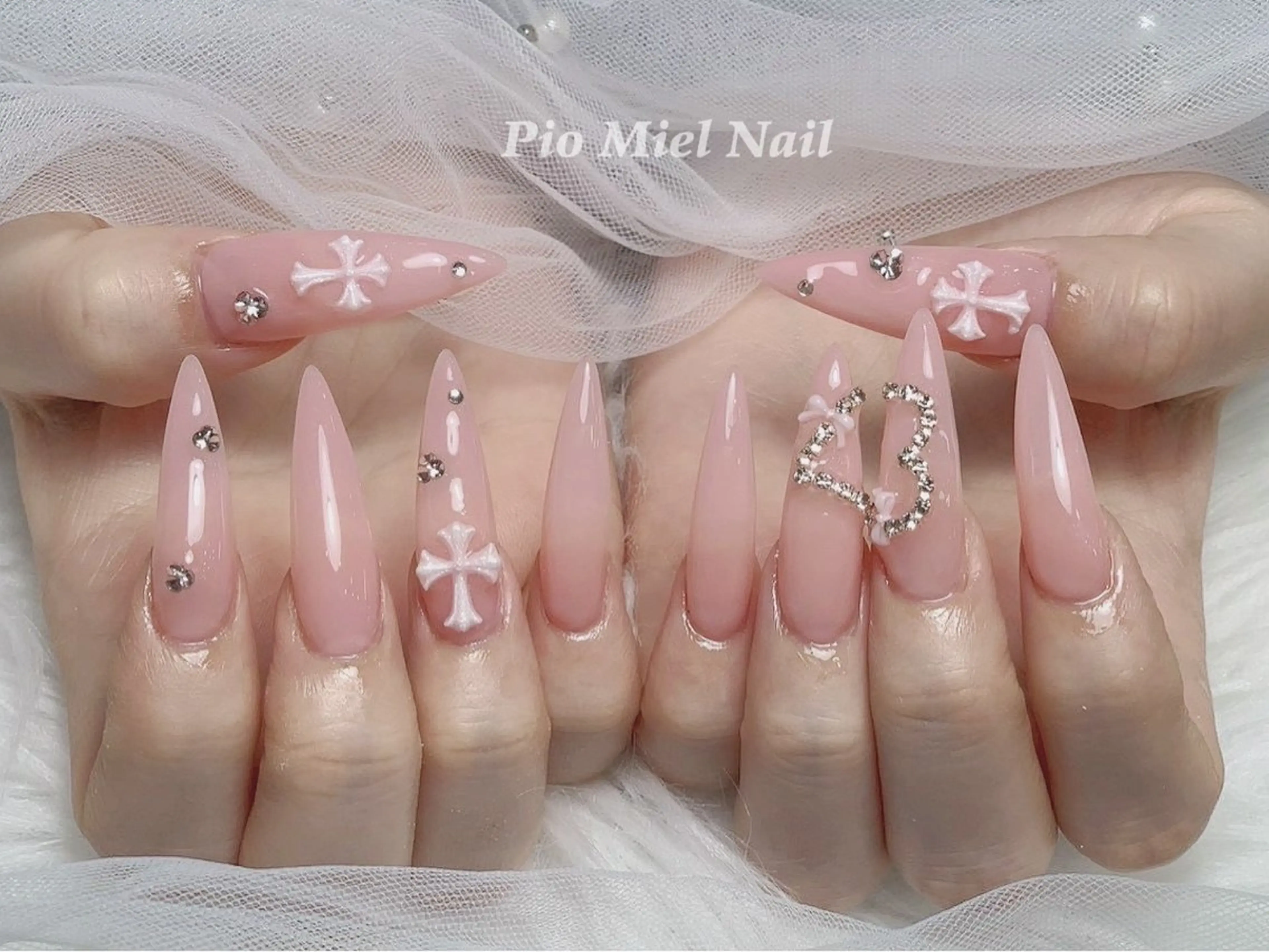 ネイル ハンドネイル HANA 長さだしのネイルデザイン