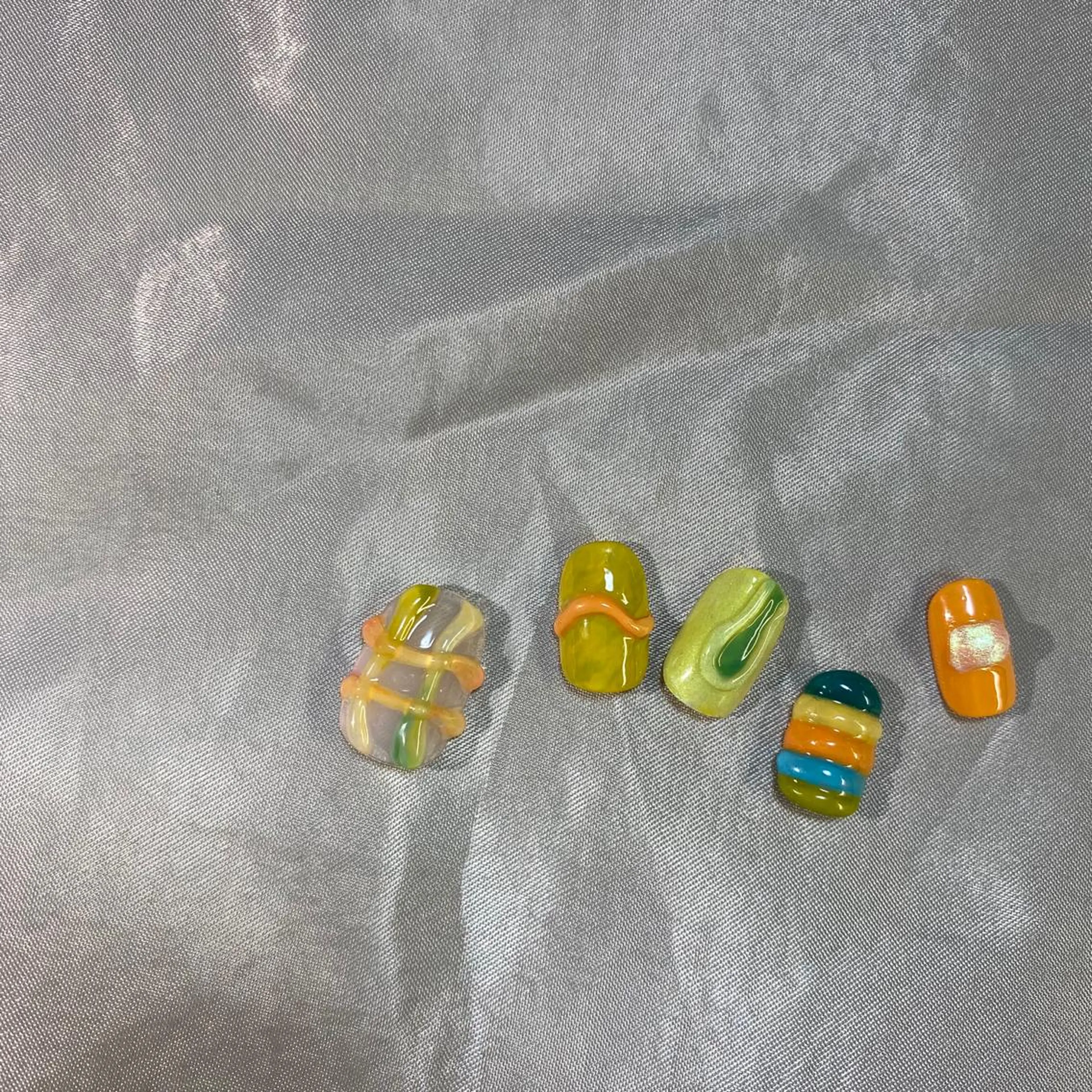 ネイル ハンドネイル ハイトーン🦄ネイル 💞のぶちのネイルデザイン