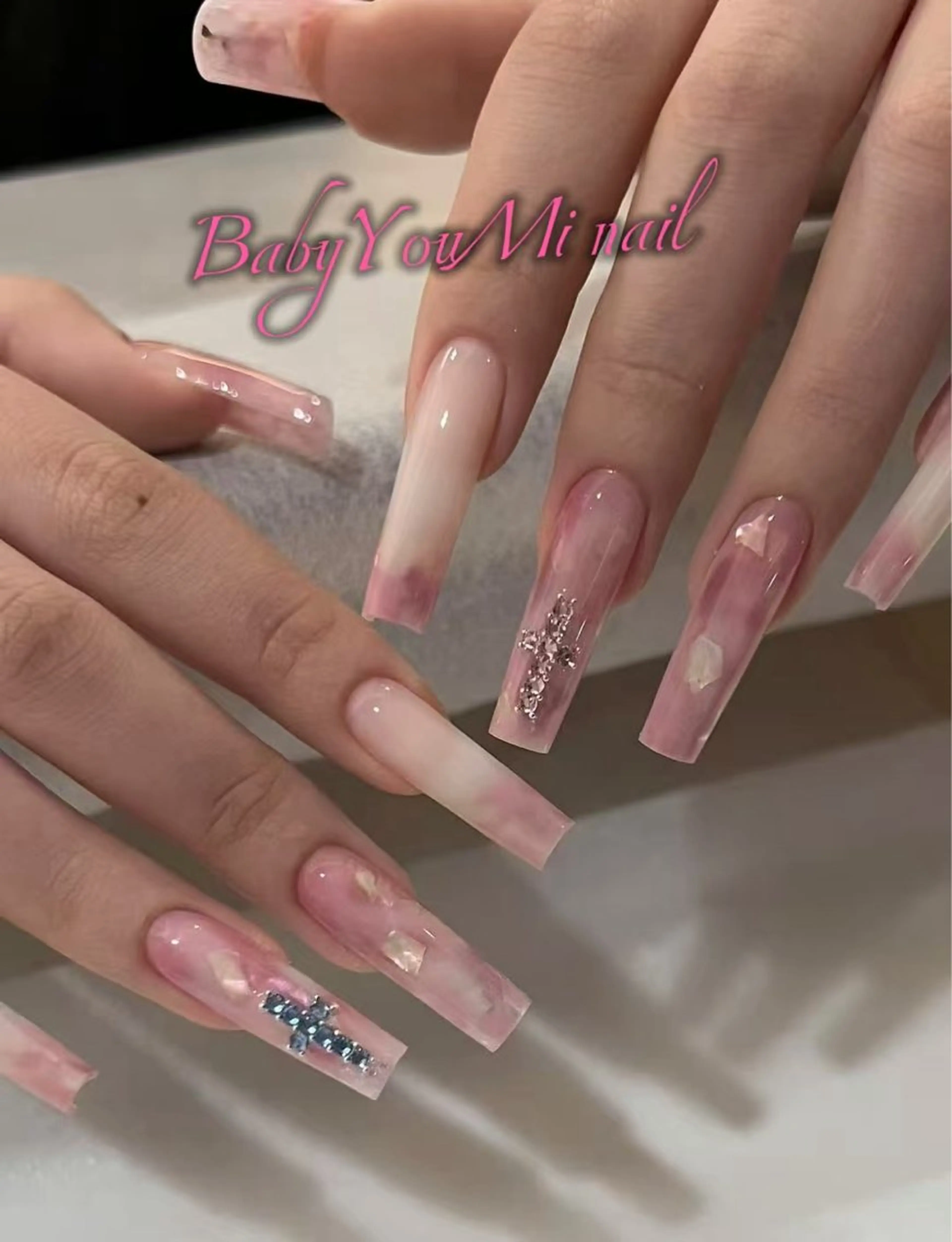 ネイル オーロラネイル フラワーネイル フットネイル フレンチネイル ジェルネイル ハンドネイル BabyYouMi nailのネイルデザイン