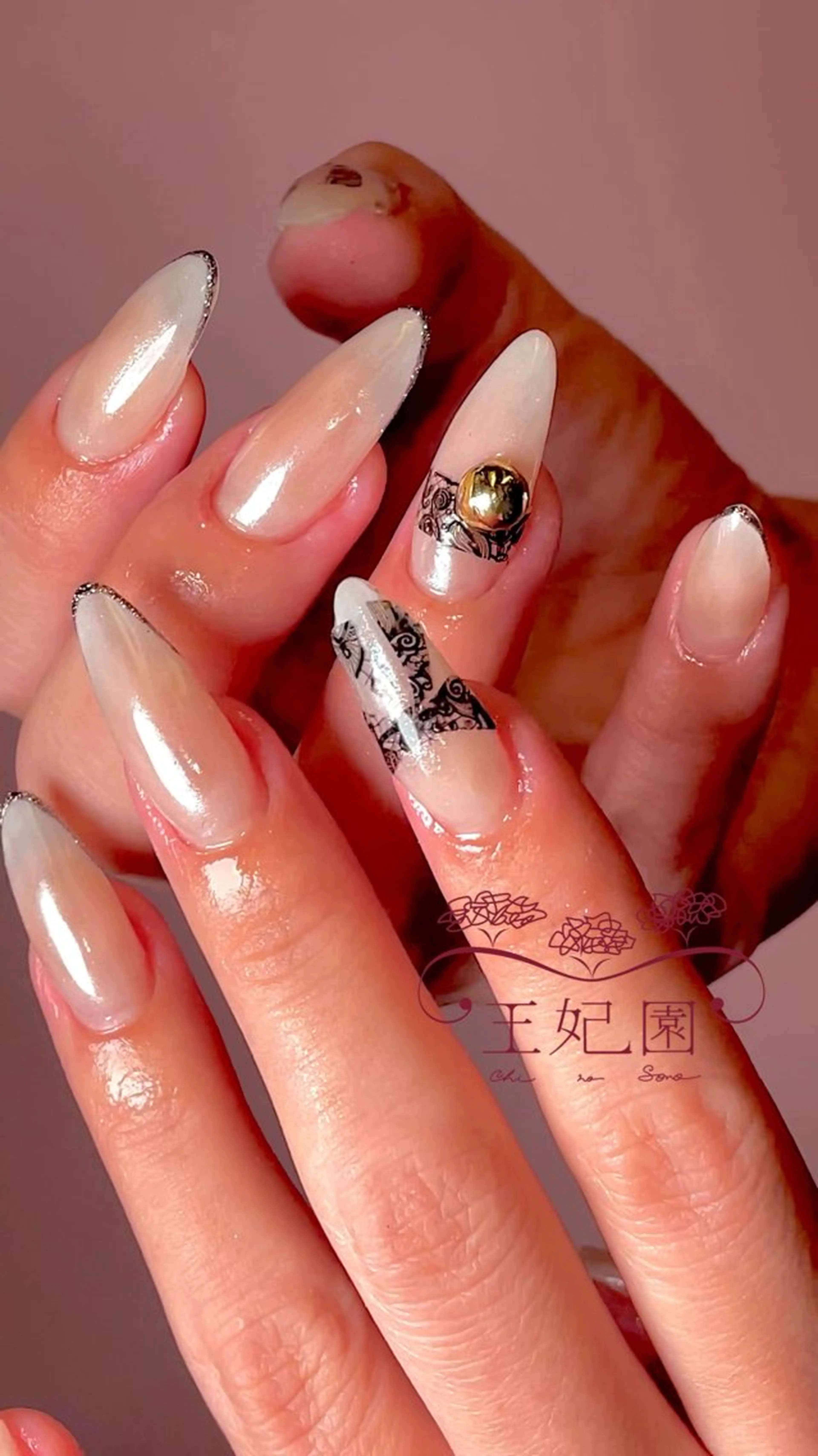 ネイル レース ミラーネイル リボン nail salon王妃の園所属・王妃の園 ohinosonoのネイルデザイン