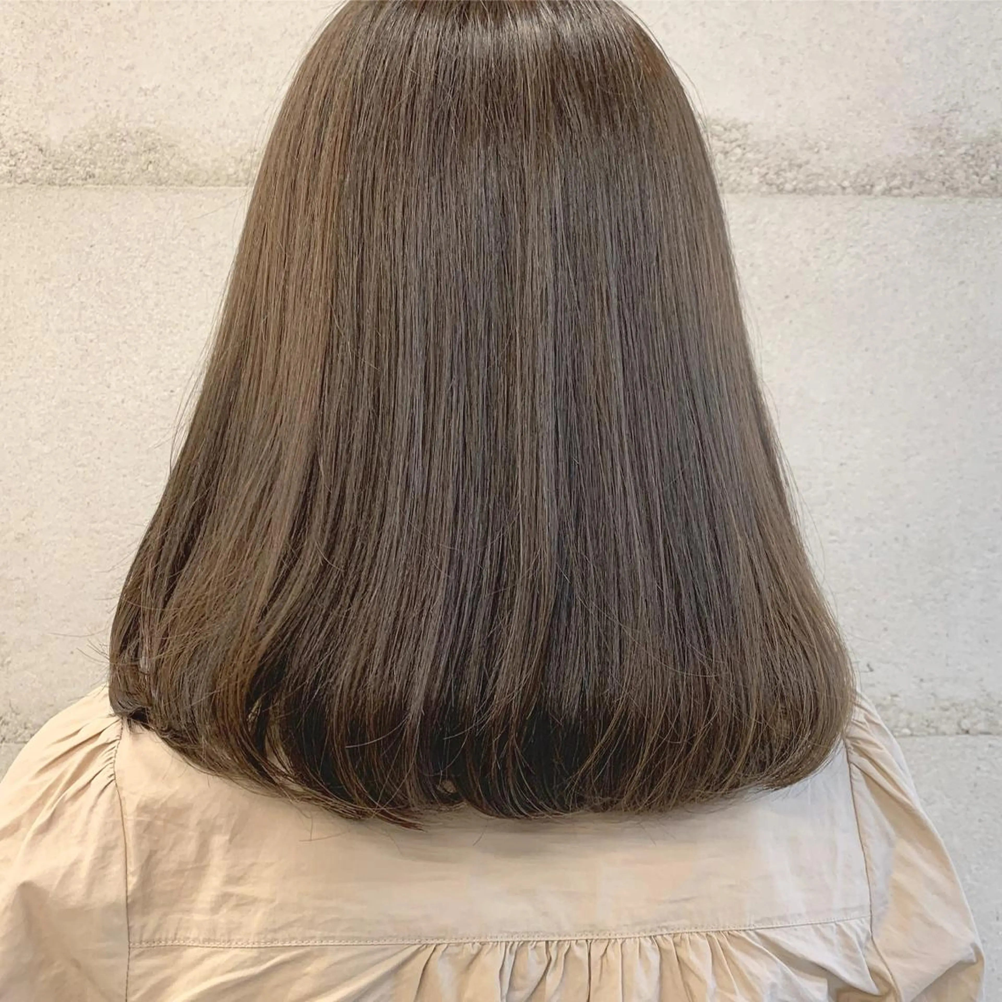 セミロング カラー 透明感/オリーブ/ グレージュ/YUKAのヘアスタイル