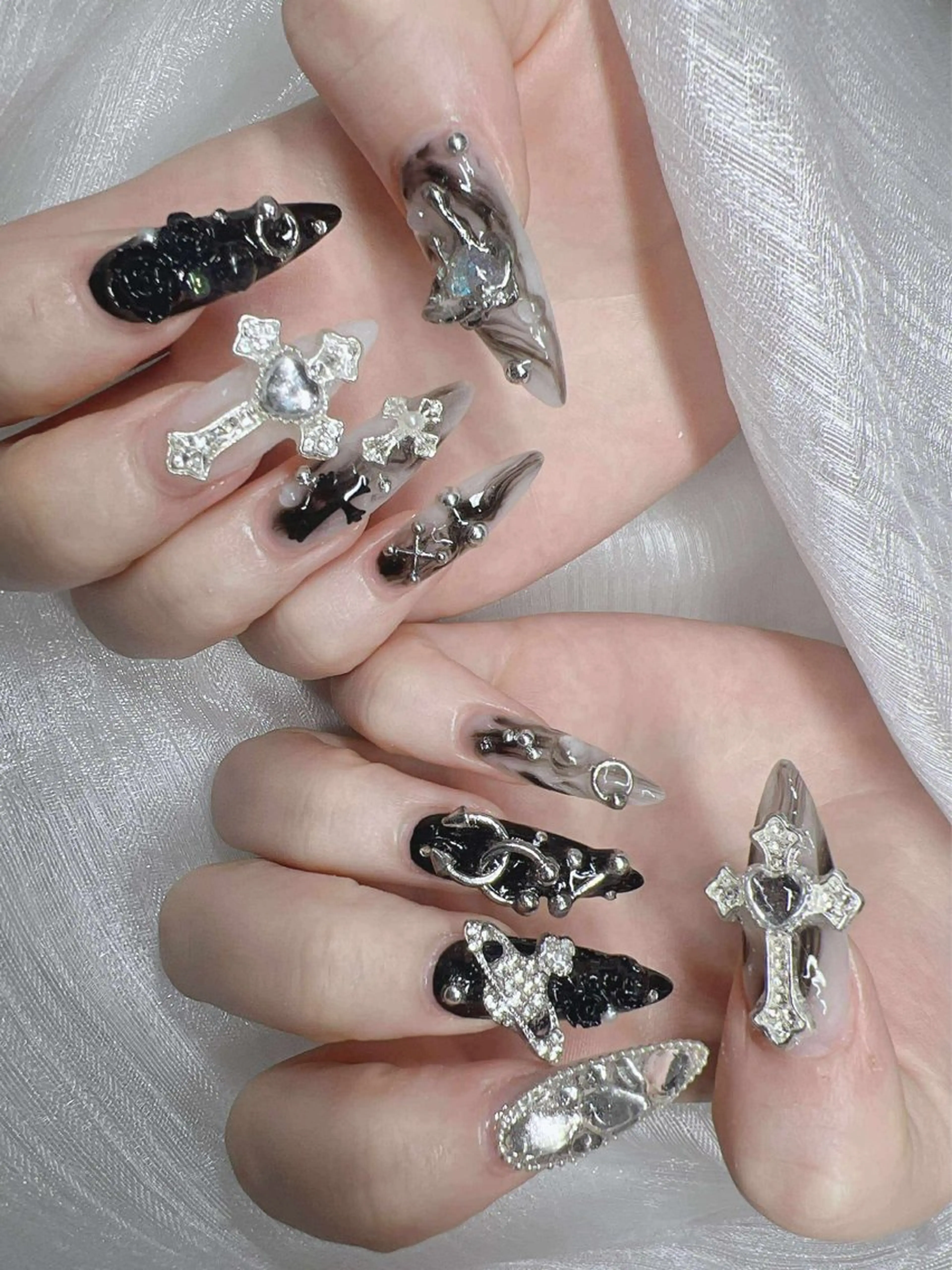 ネイル 長さ出し グラデーション 卒業式 キラキラネイル マグネットネイル ハンドネイル Lee Nailsのネイルデザイン