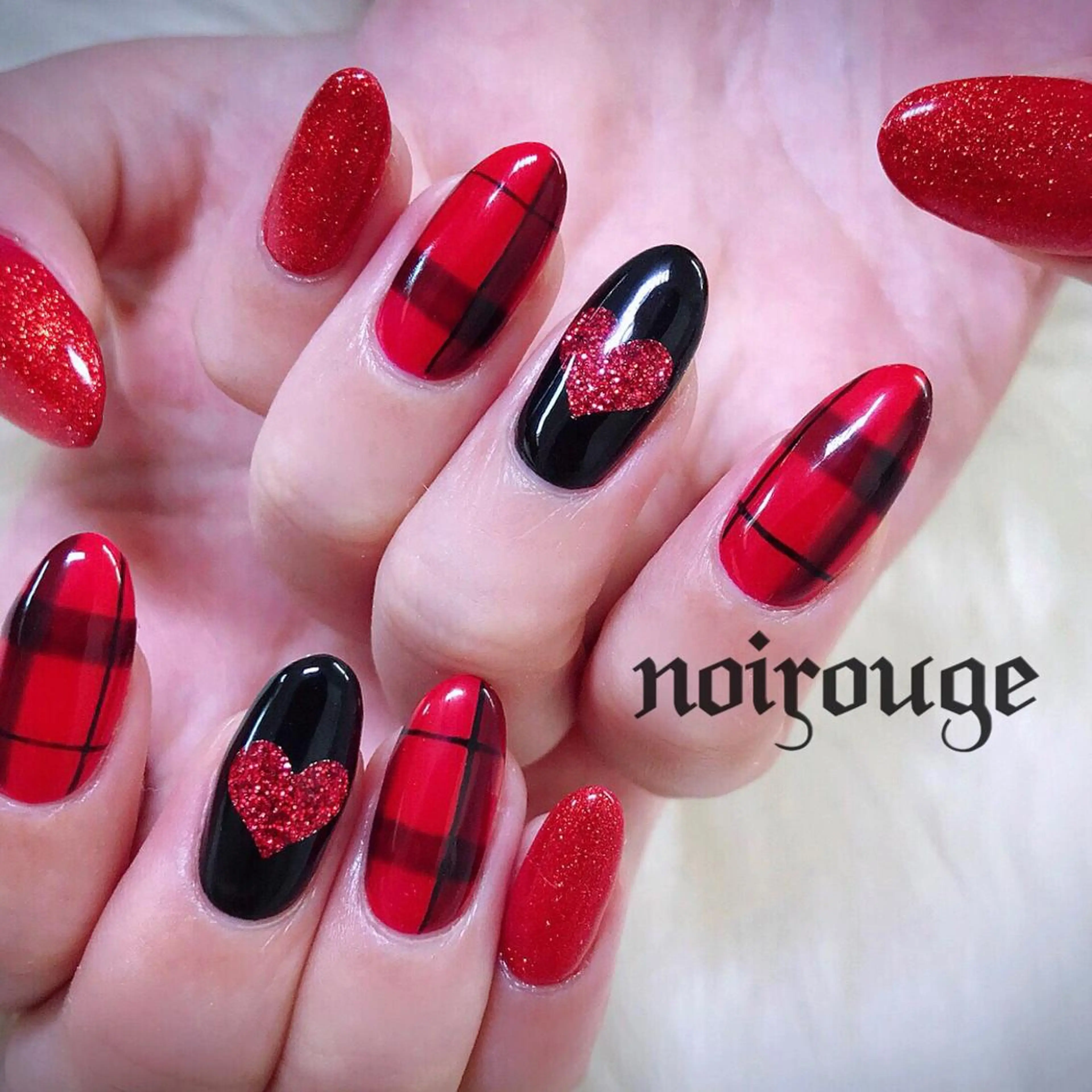ネイル NOIROUGE所属・NOI ROUGEのネイルデザイン