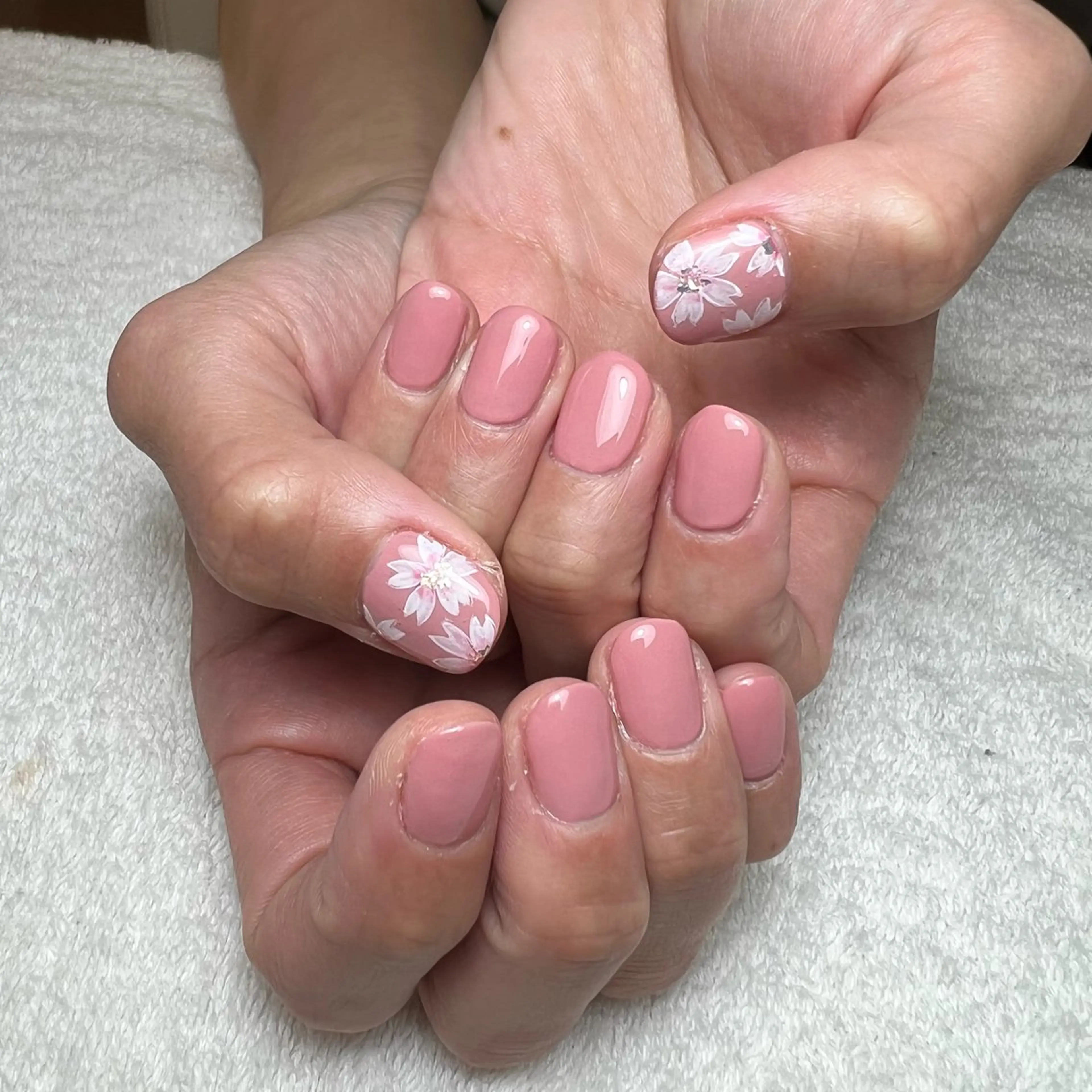 ネイル 桜ネイル フラワーネイル 春ネイル ハンドネイル COCO+所属・COCO +のエステ・リラクイメージ