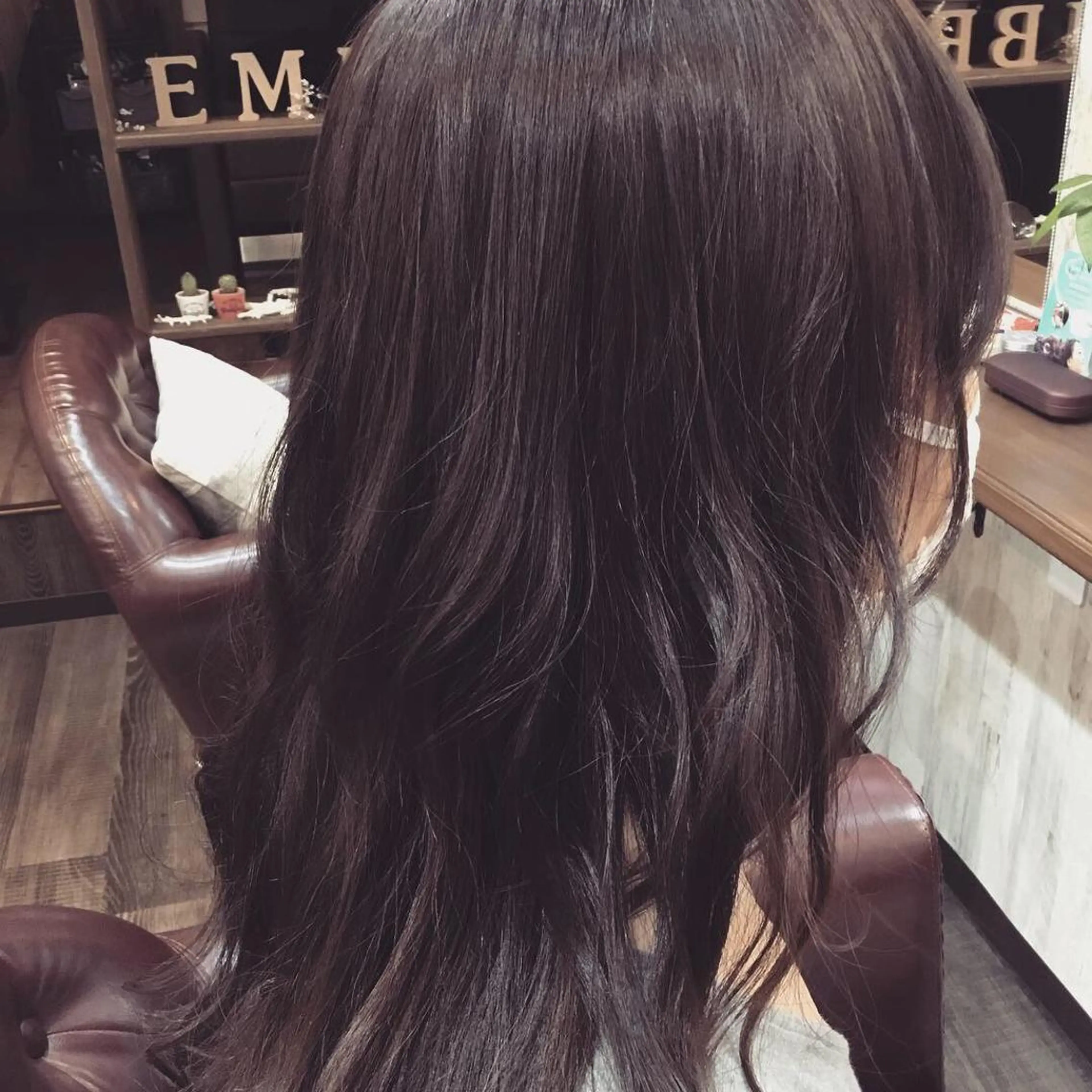 セミロング カラー embrace エンブレイスのヘアスタイル