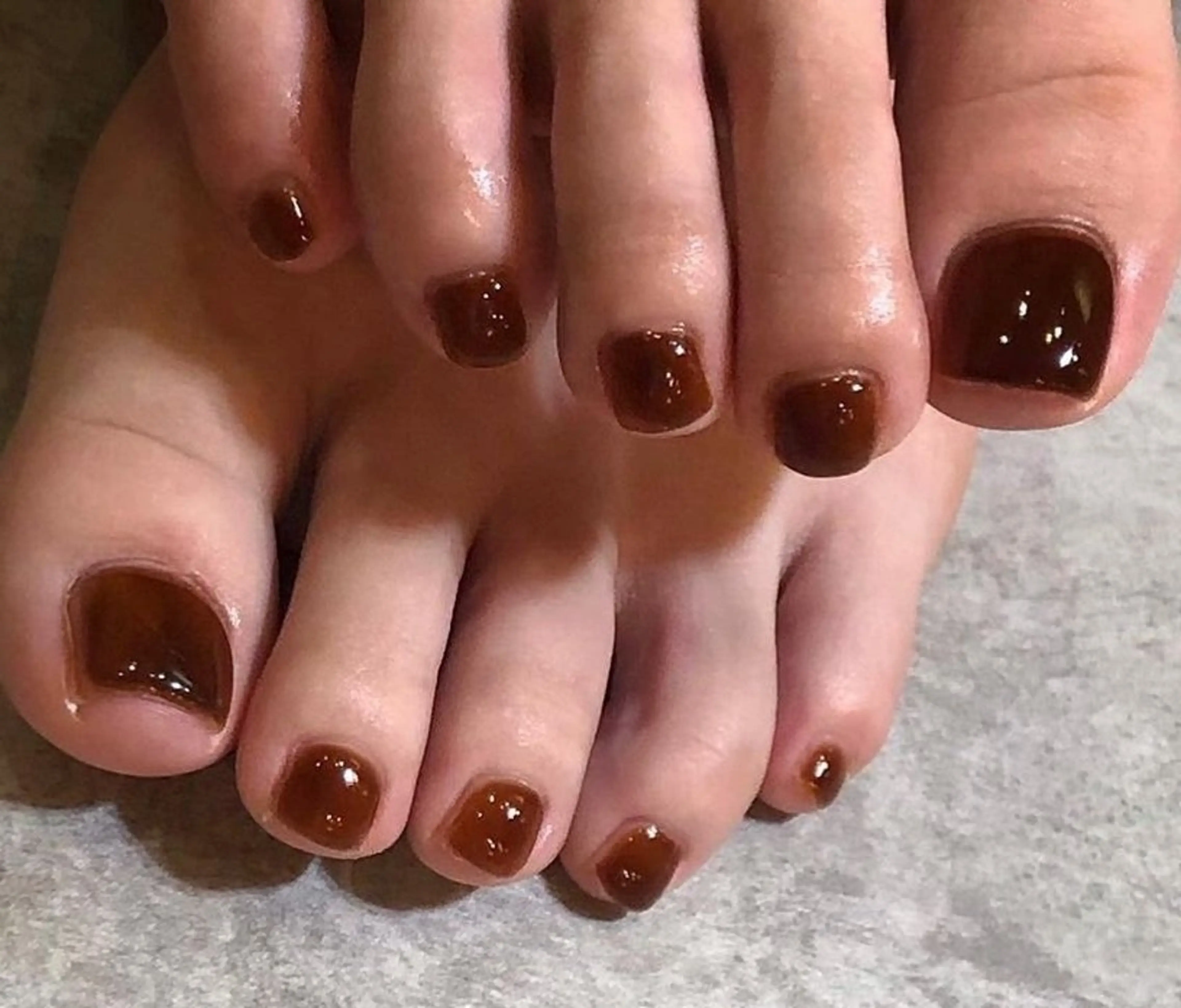 ネイル ブラウン ワンカラーネイル フットネイル Noah'snail   のネイルデザイン