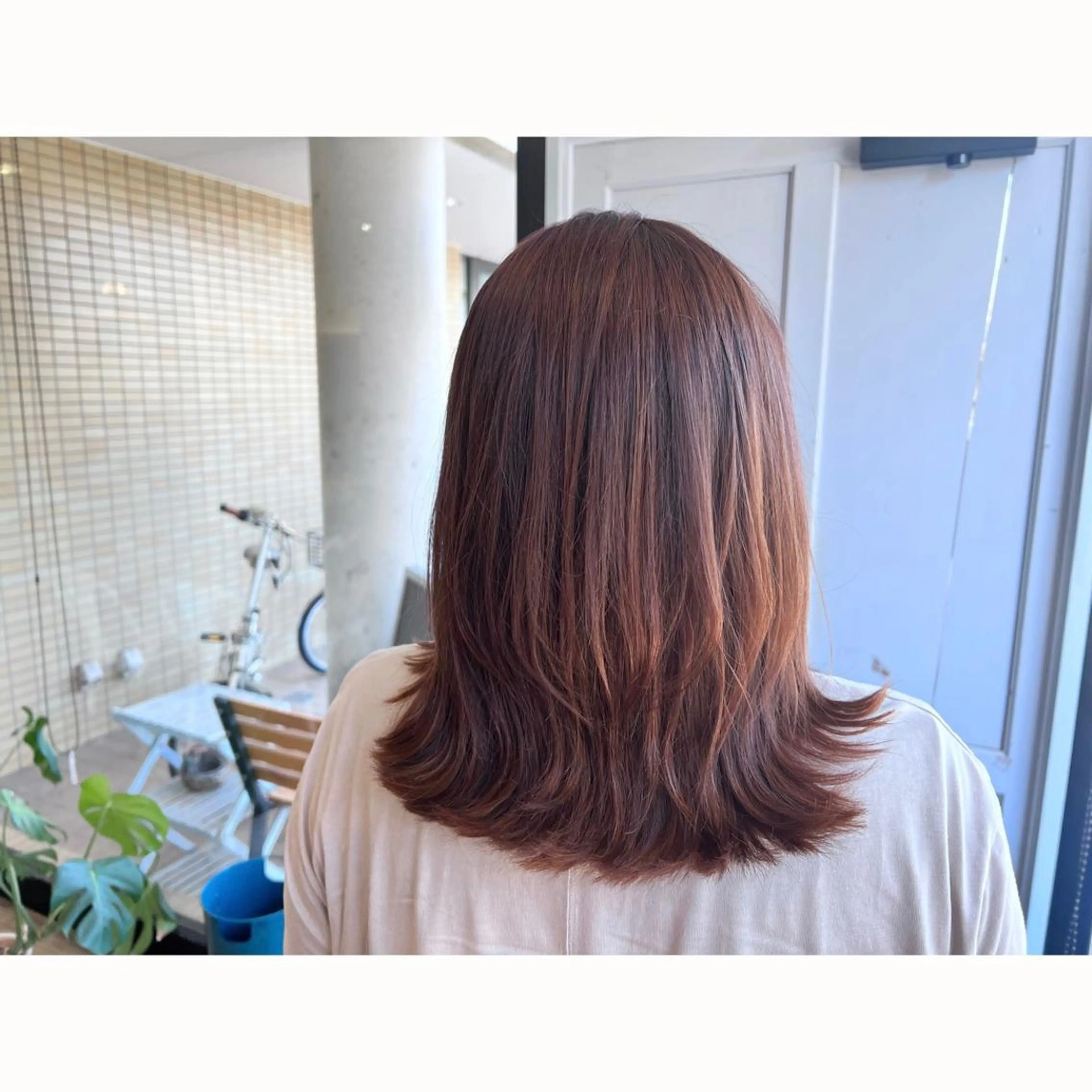 セミロング カラー オレンジ ピンクカラー ヘアカラー トリートメント ツキダテ ユイのヘアスタイル
