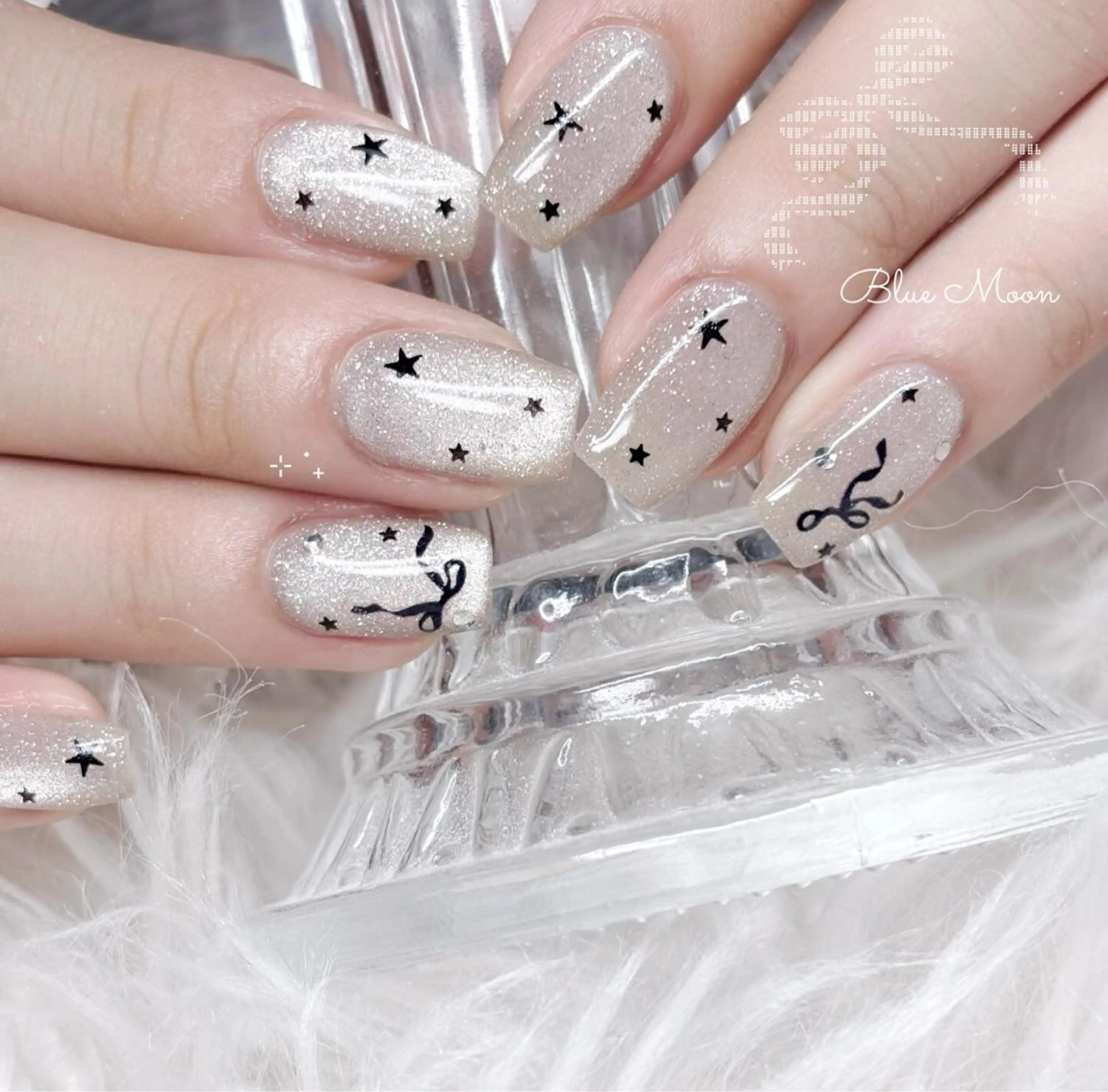 ネイル ホログラムネイル リボン ハンドネイル フットネイル nail salon Blue Moonのネイルデザイン