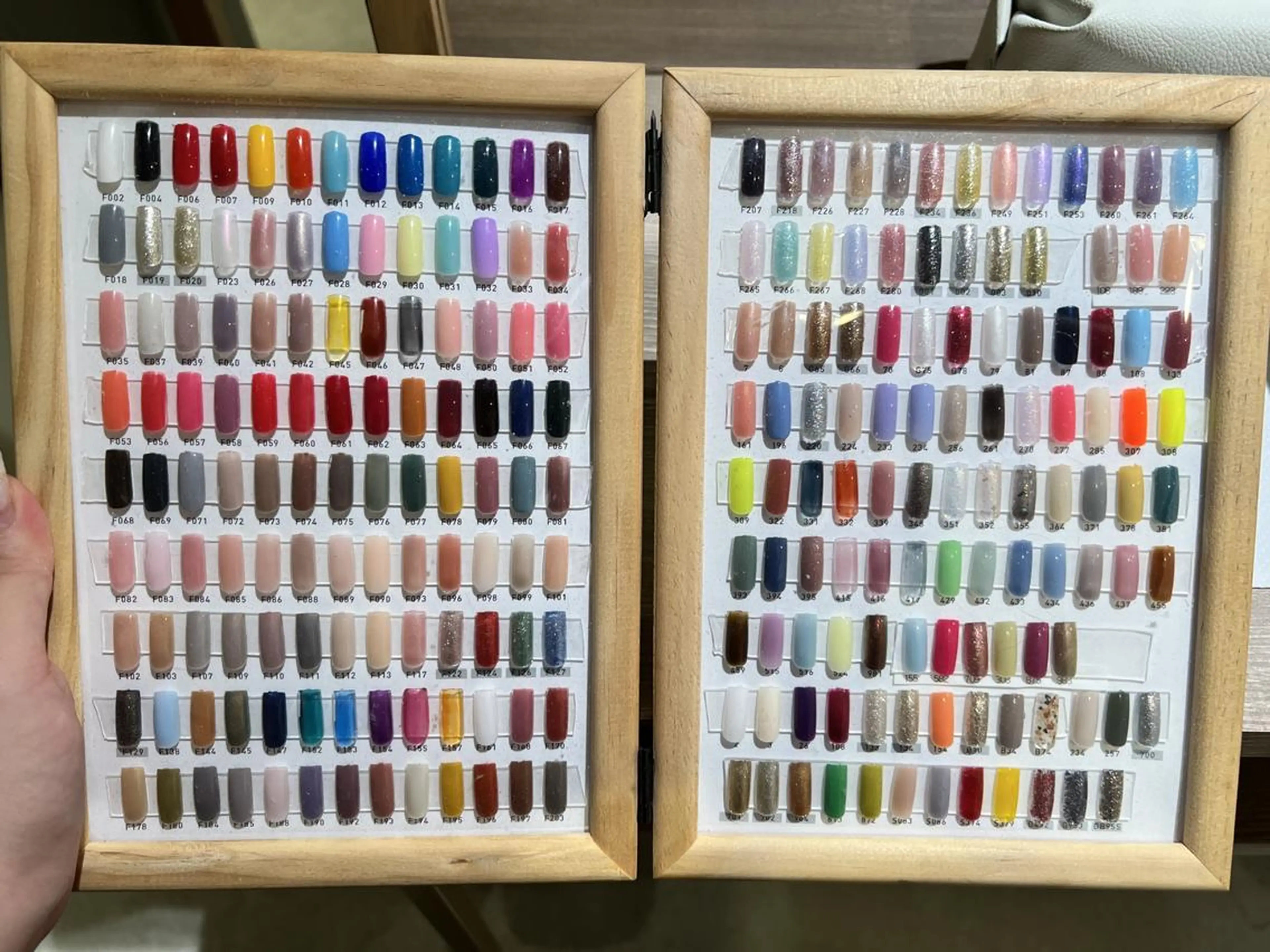 ネイル ジェルネイル グラデーション ラメ(グリッター) ラメグラデーション ワンカラーネイル 久屋大通DEE yonesatoのネイルデザイン