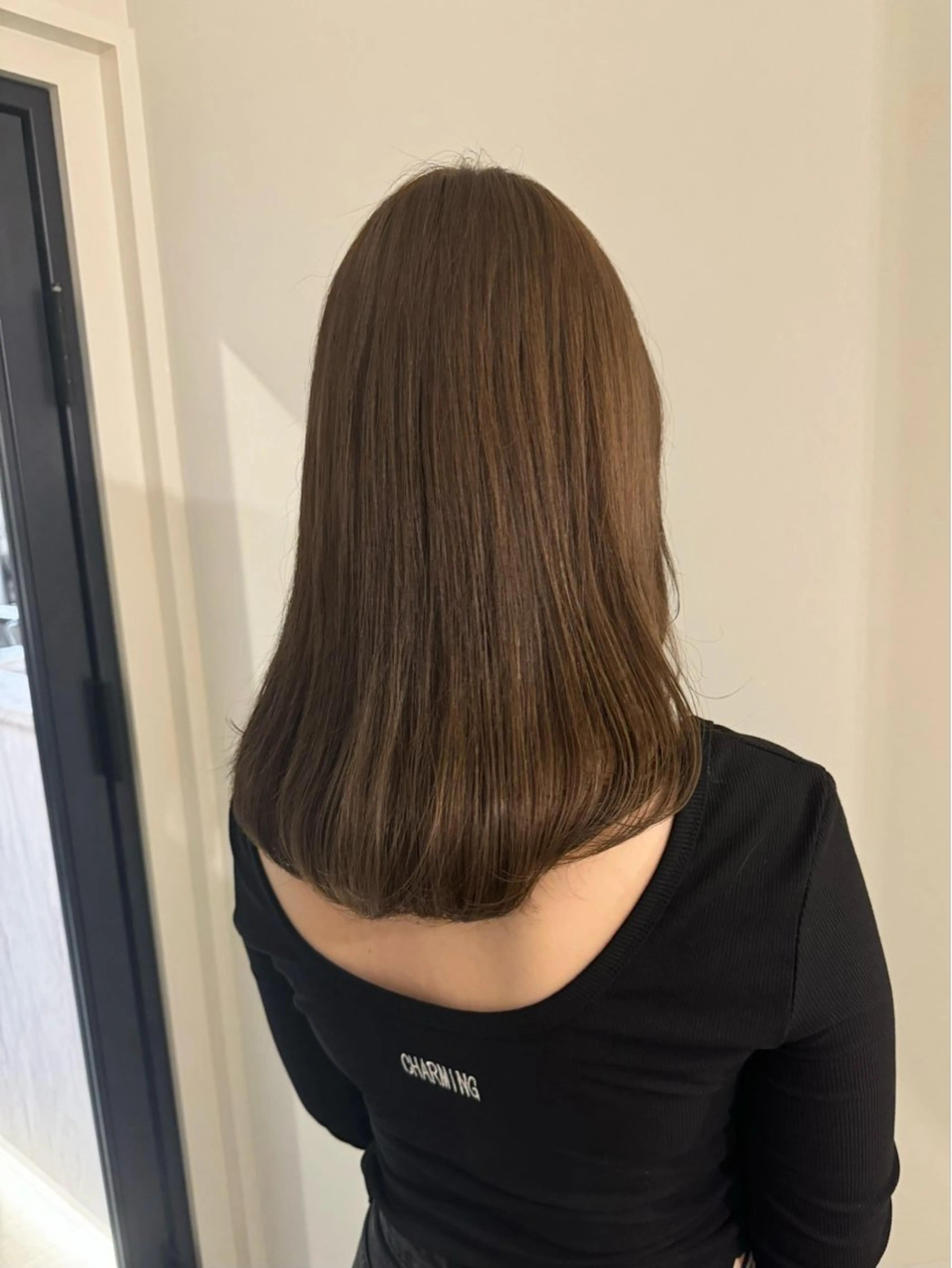 ロング カラー ベージュカラー オリーブベージュ ヘアカラー 内沼 恵留菜のヘアスタイル