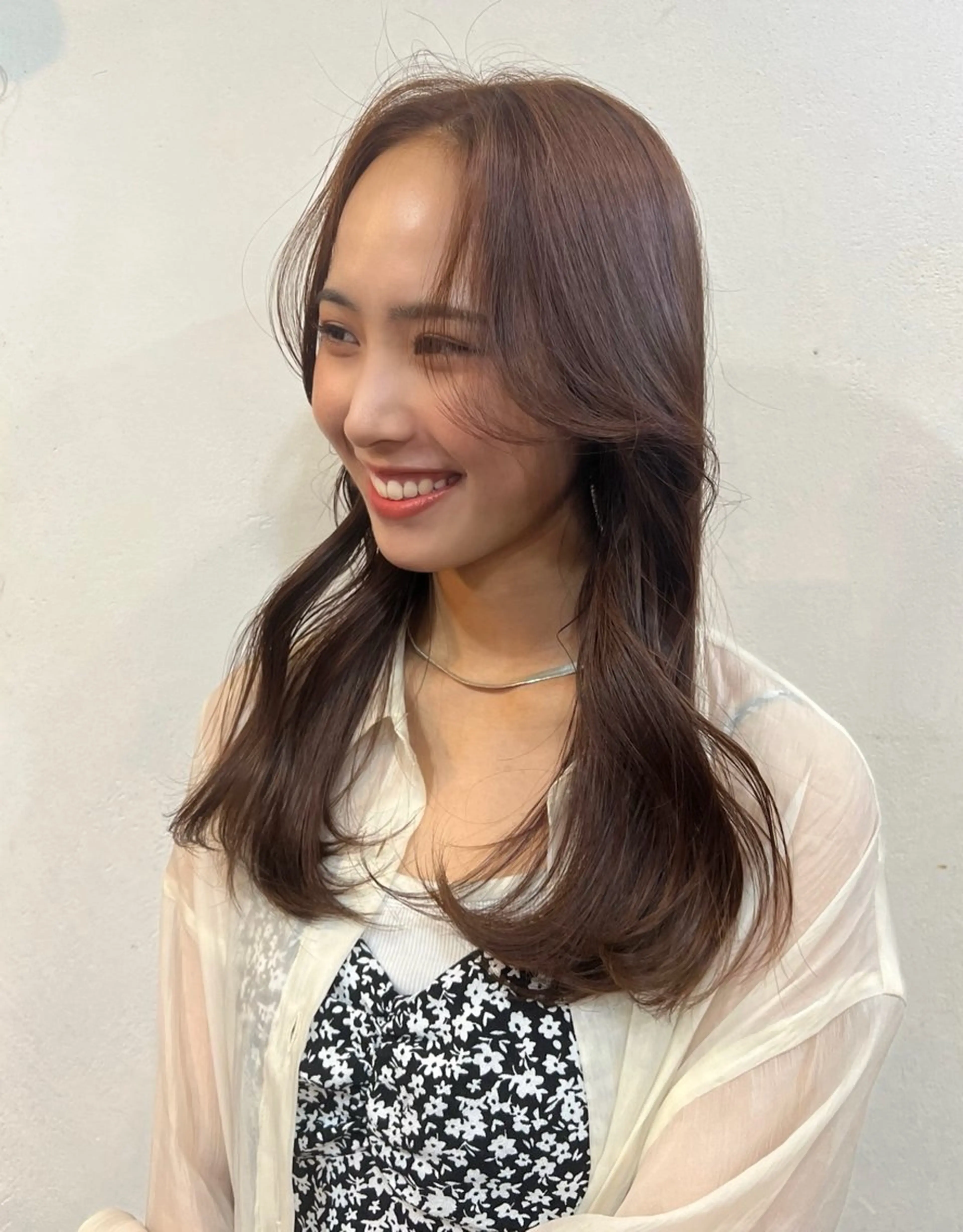 セミロング レイヤーカット ローレイヤー 韓国ヘア 🎀華澄のヘアスタイル