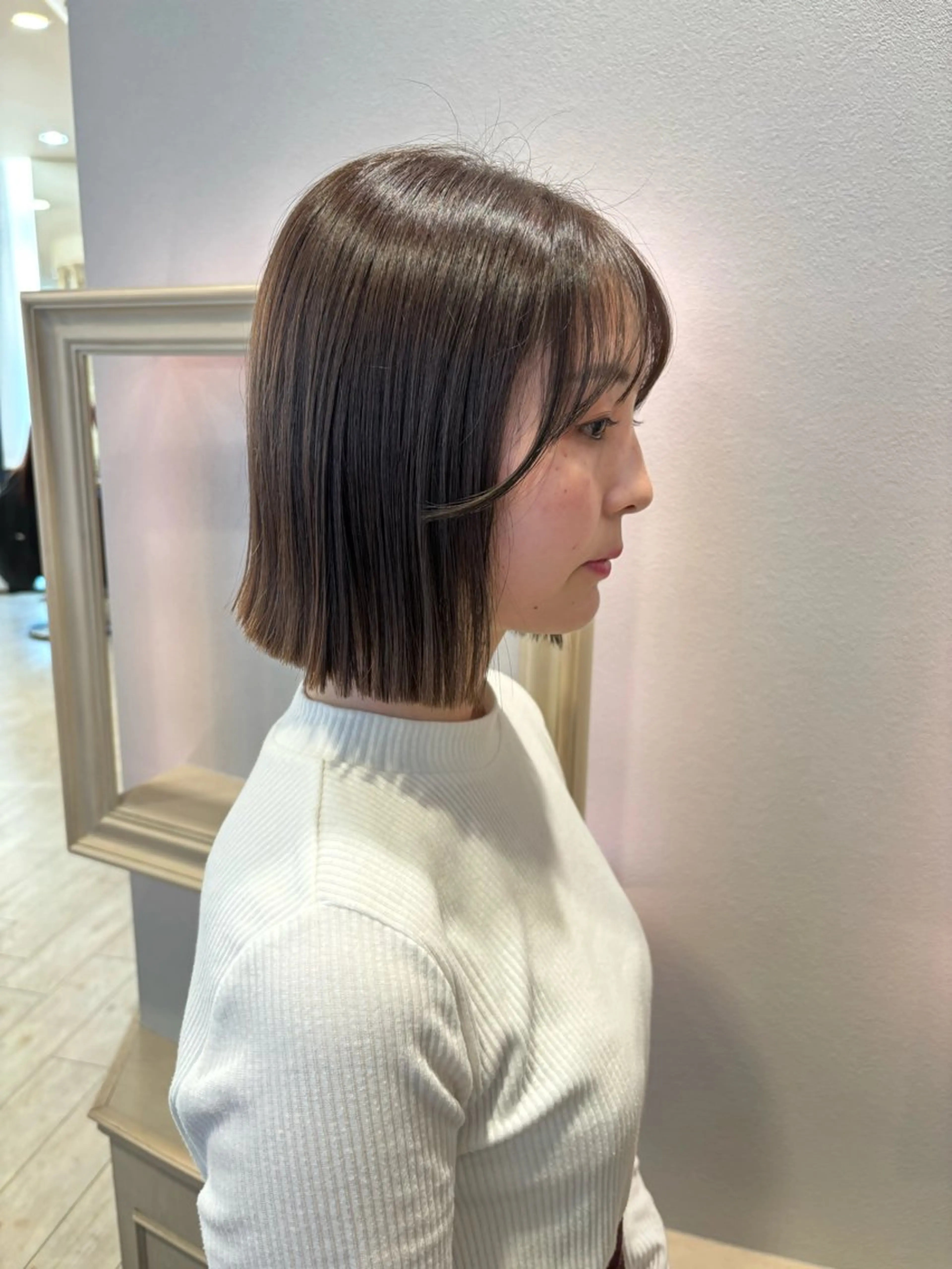 ショート カラー 切りっぱなしボブ ベージュカラー ブリーチ 透明感カラー ダブルカラー カット ヘアカラー トリートメント サソウ ユリエ🥥のヘアスタイル