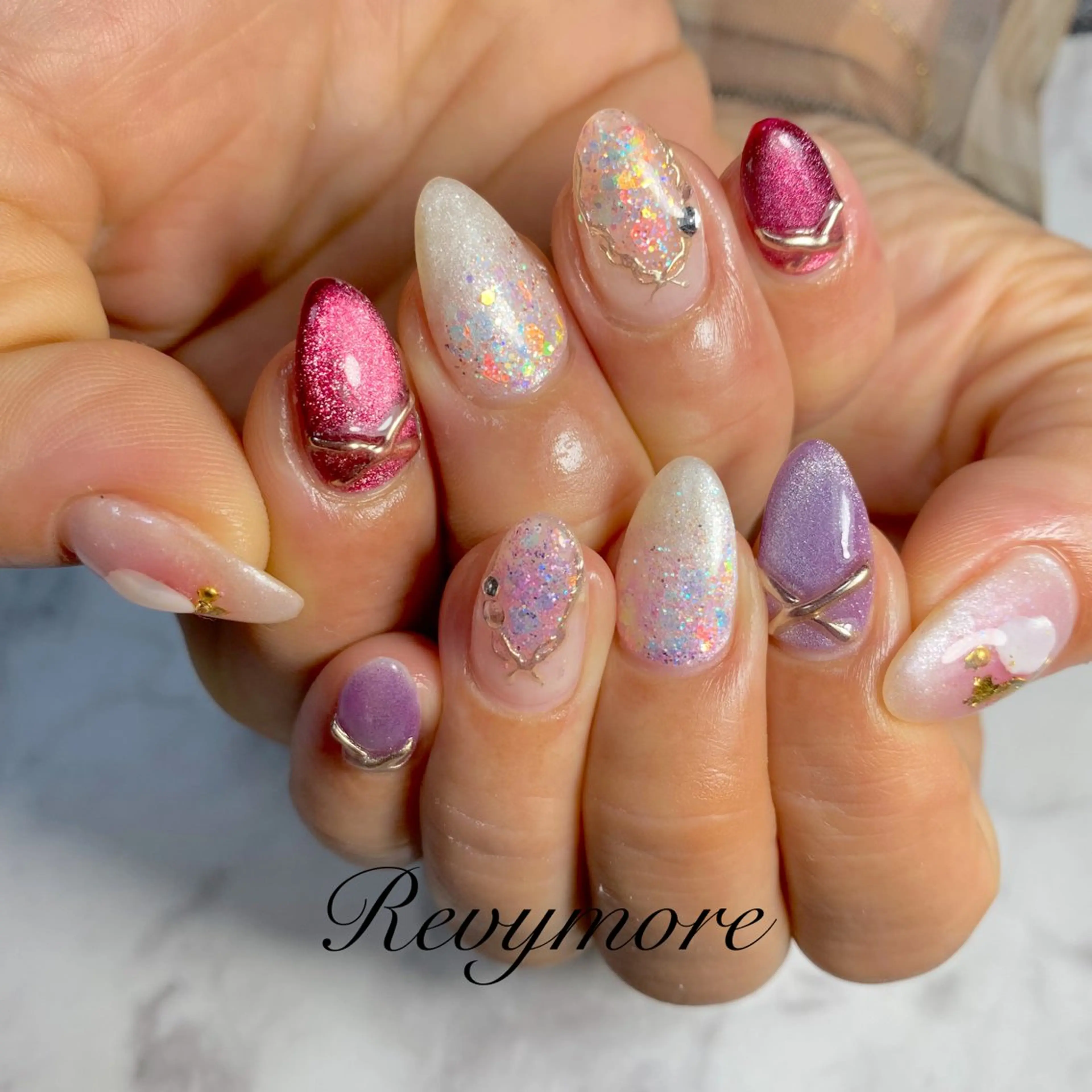 ネイル ジェルネイル キラキラネイル 韓国ネイル マグネットネイル ミラーネイル nail salon Revymore所属・nail salon Revymoreのネイルデザイン
