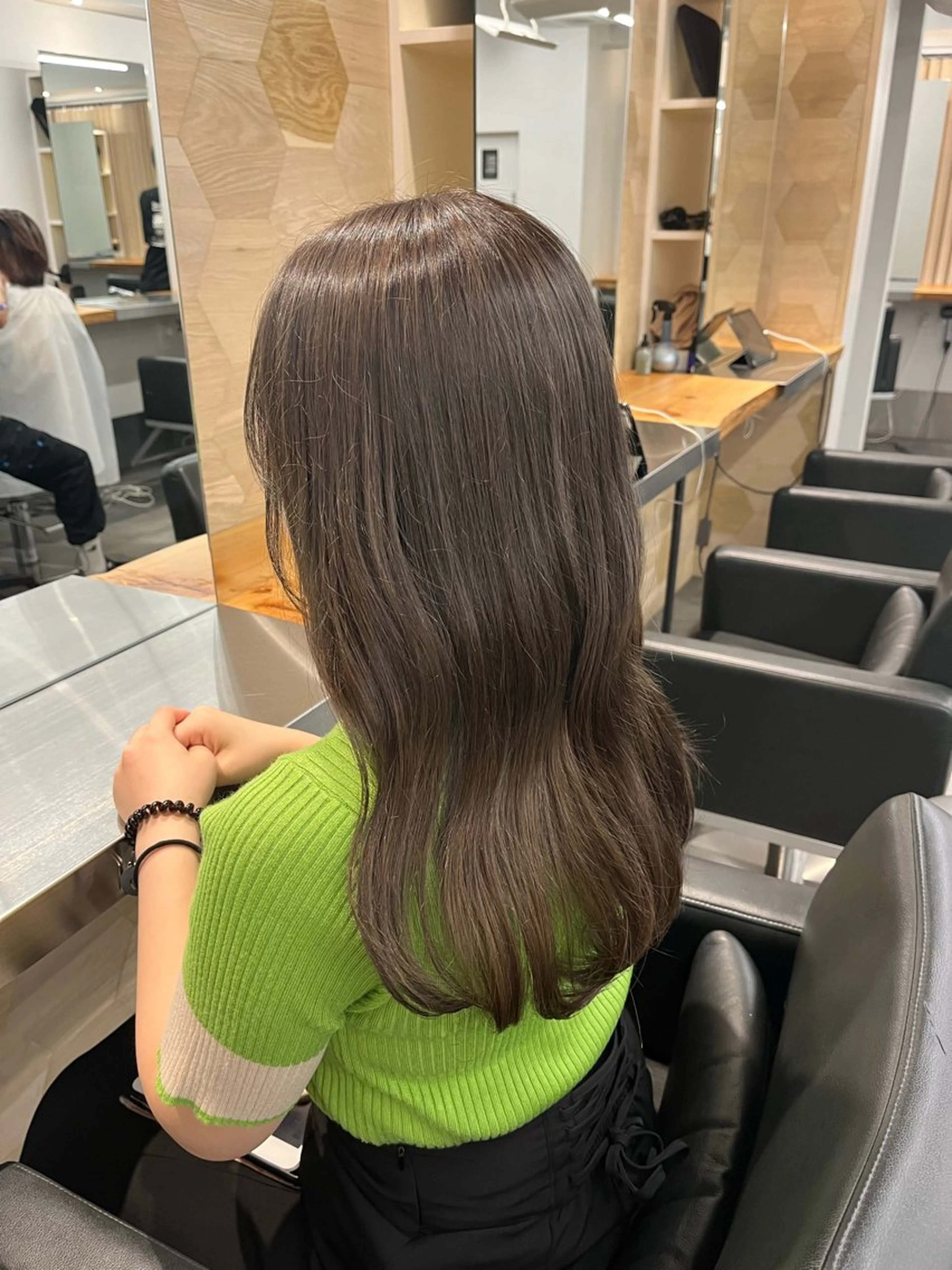 カラー ベージュカラー 透明感カラー オリーブベージュ オリーブカラー ヘアカラー 銀座 透明感カラー 🌿Hitomiのヘアスタイル