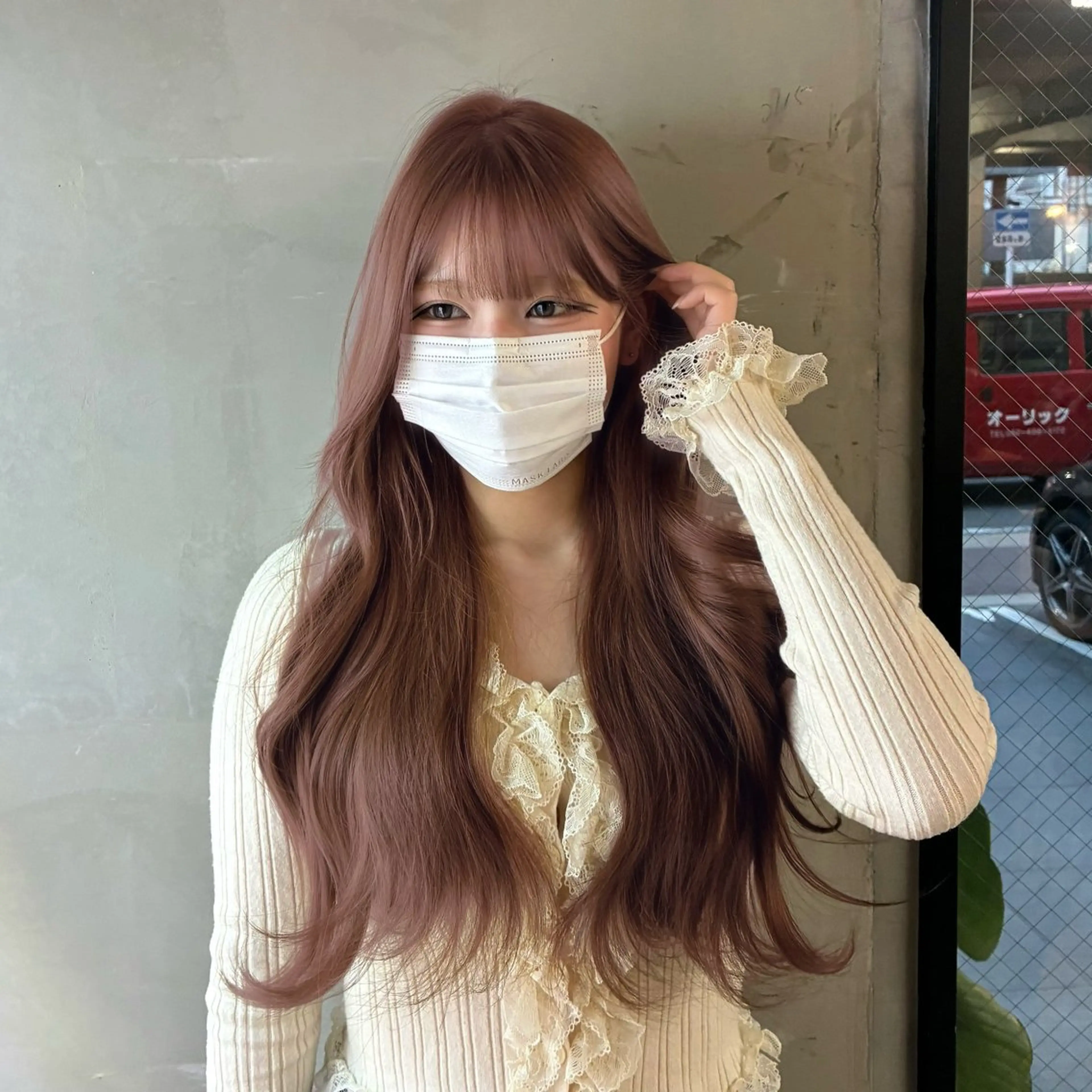 ロング 卒業式のヘアスタイル ヘアカラー nanami🏷🤎 ふんわりカラーのヘアスタイル