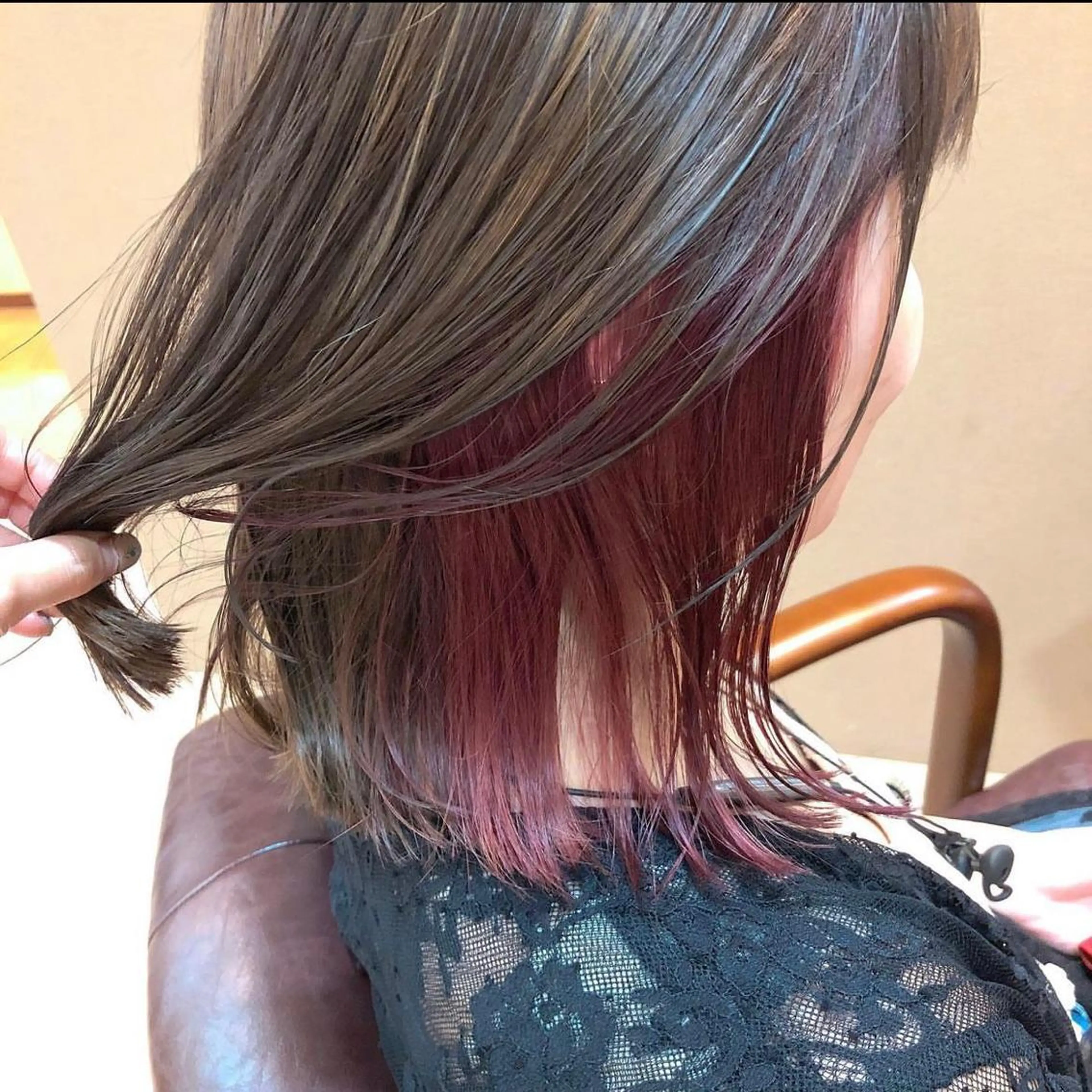 全体カラー+インナーカラー(ブリーチ込み)の写真