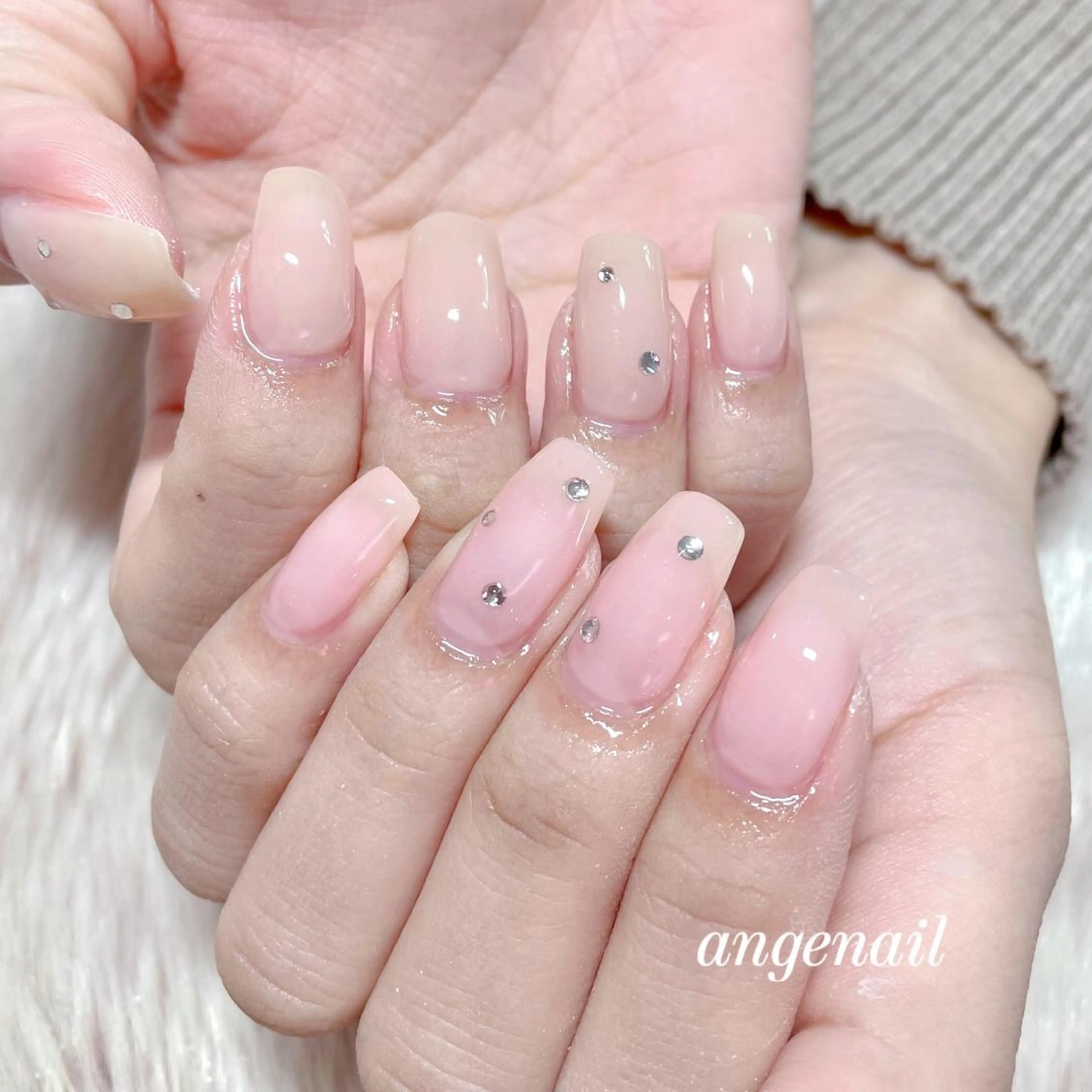 ネイル ハンドネイル オーナーネイリスト MAKIのネイルデザイン