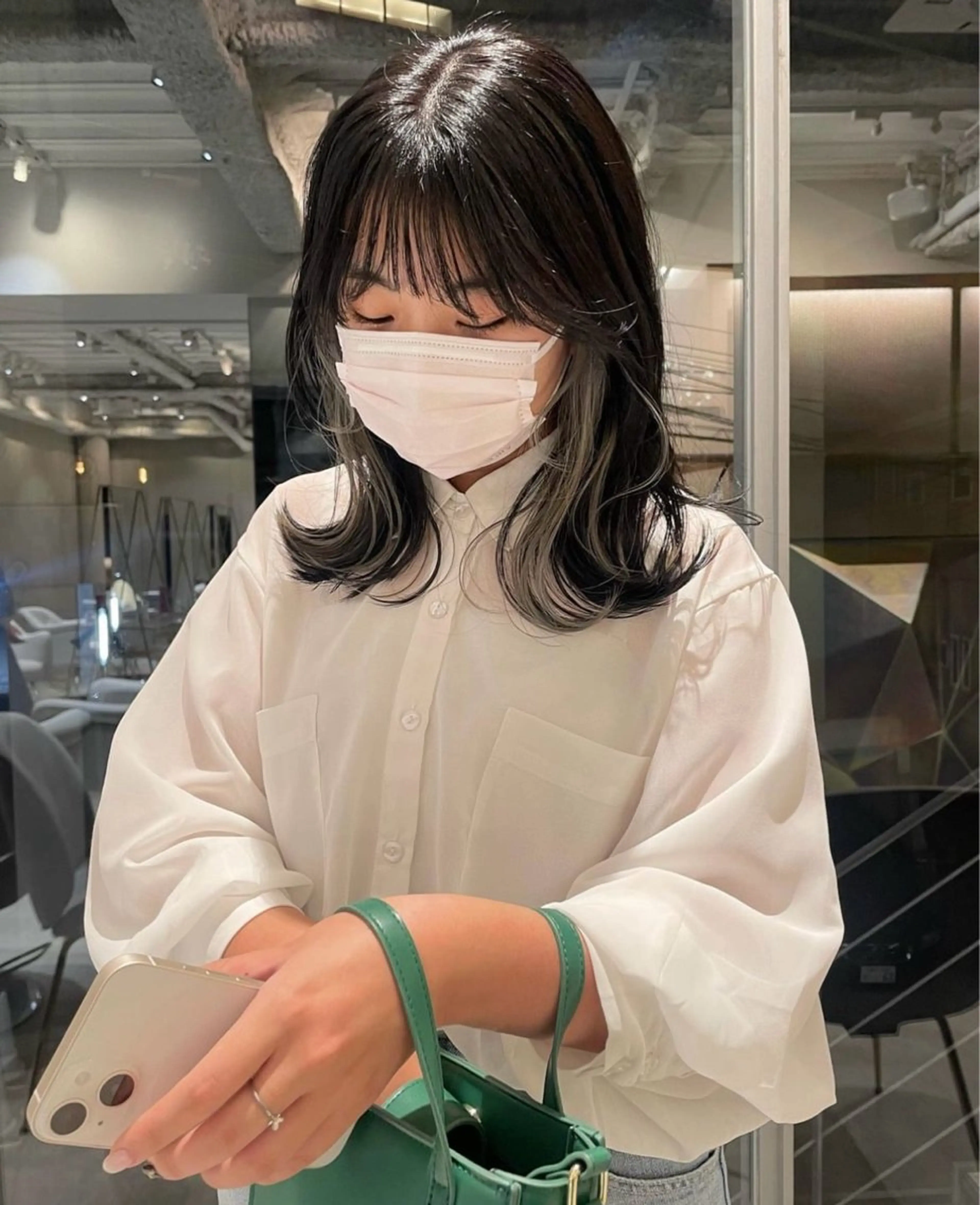 ミディアム カラー イヤリングカラー 透明感カラー/パーマ オレンジmiyo⭐️のヘアスタイル