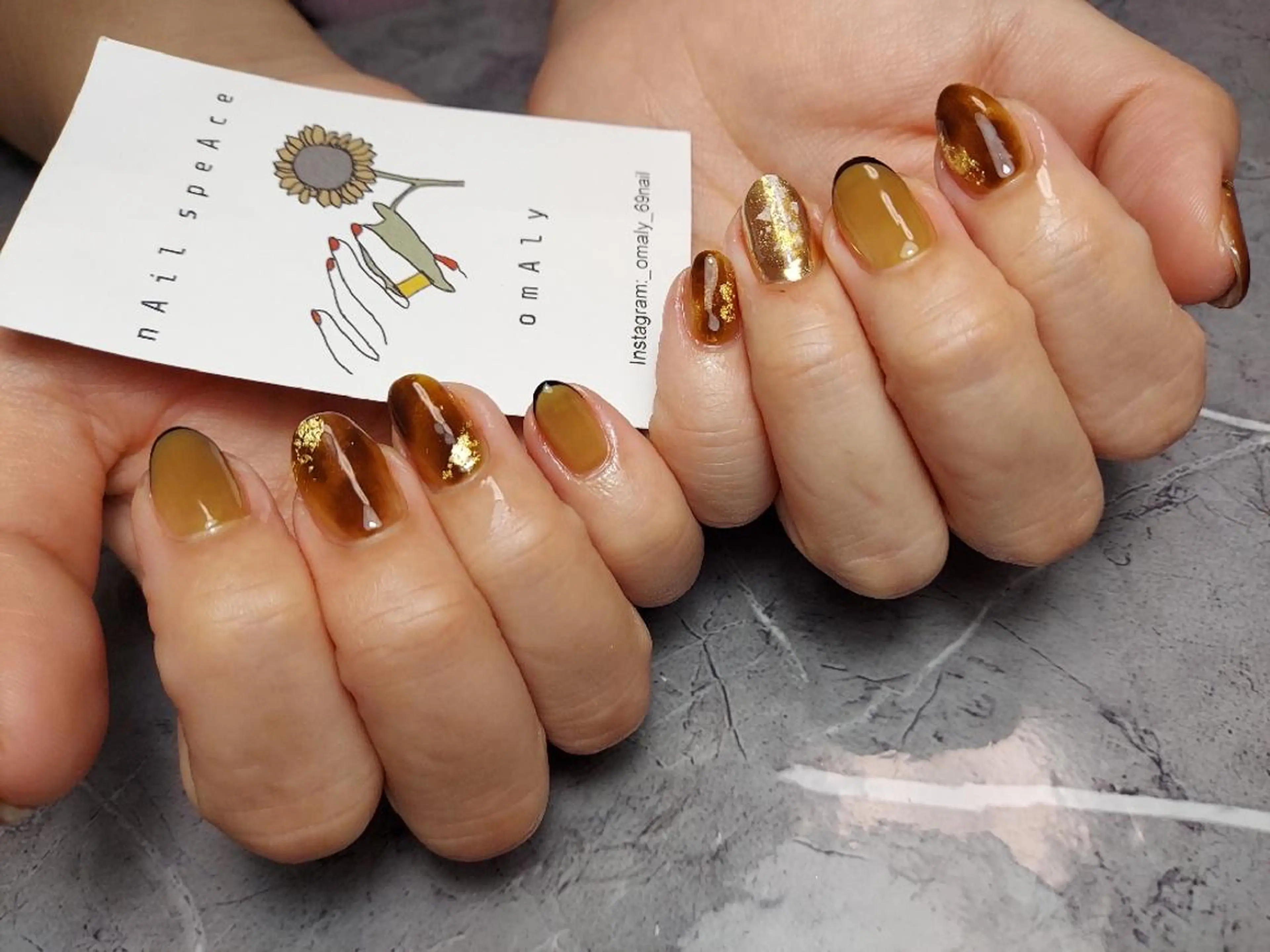ミディアム ハンドネイル Nailspeace Omalyのネイルデザイン