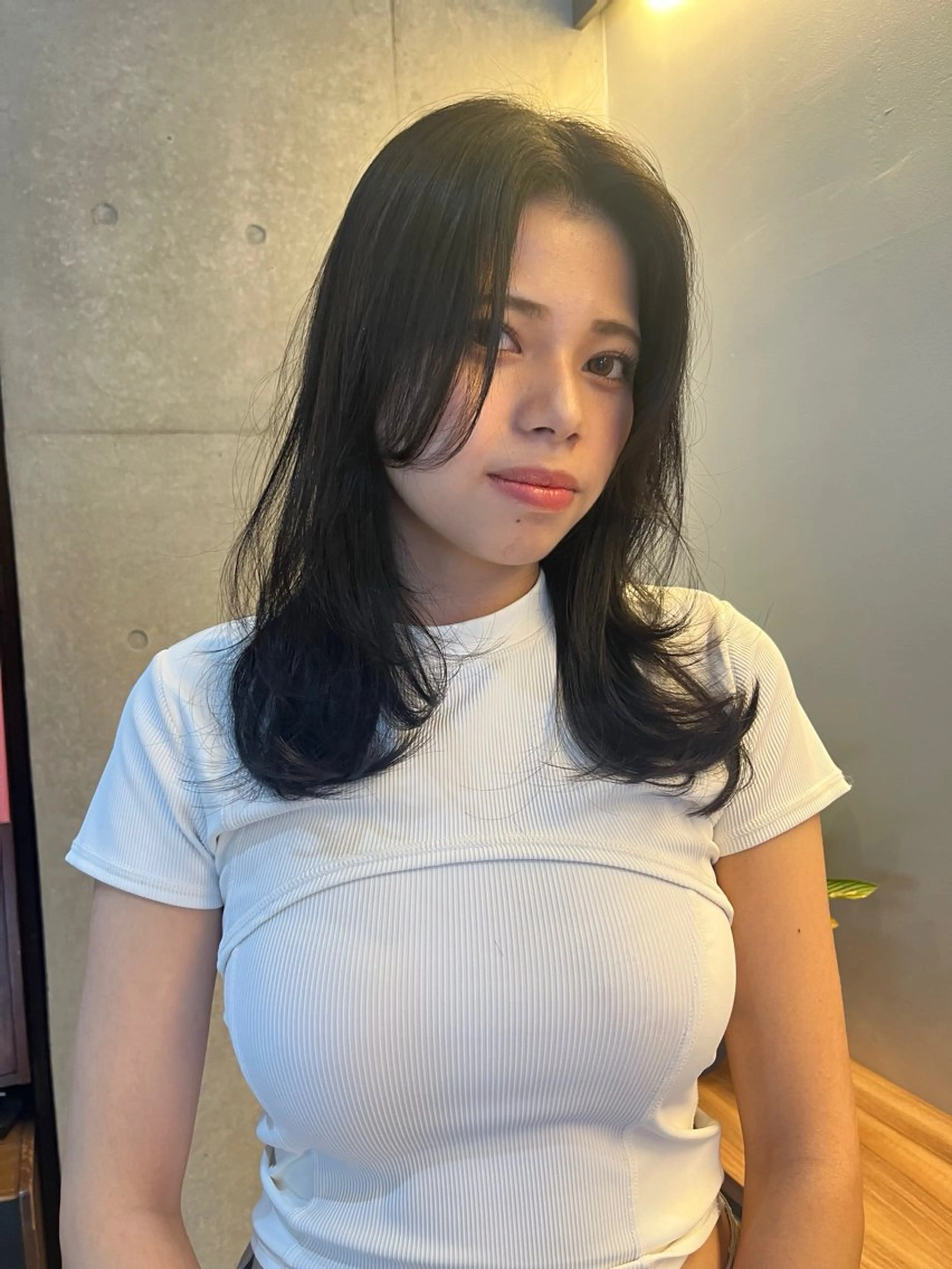 ミディアム 顔まわりレイヤー レイヤーカット シャギー レイヤーカット\ウル フ　chinatsuのヘアスタイル