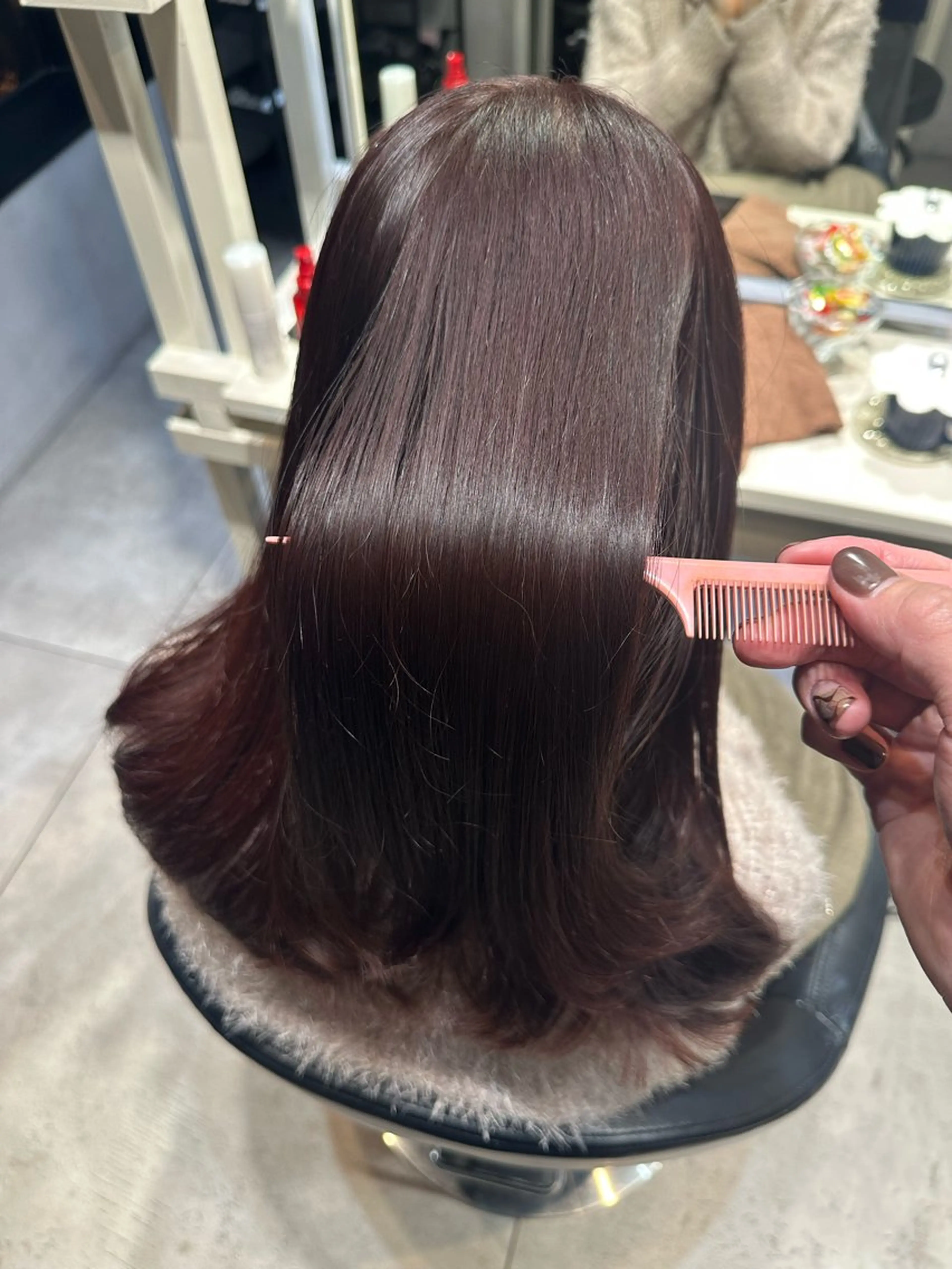 セミロング 縮毛矯正 カット ヘアカラー KURO/韓国ヘア /レイヤーカットのヘアスタイル