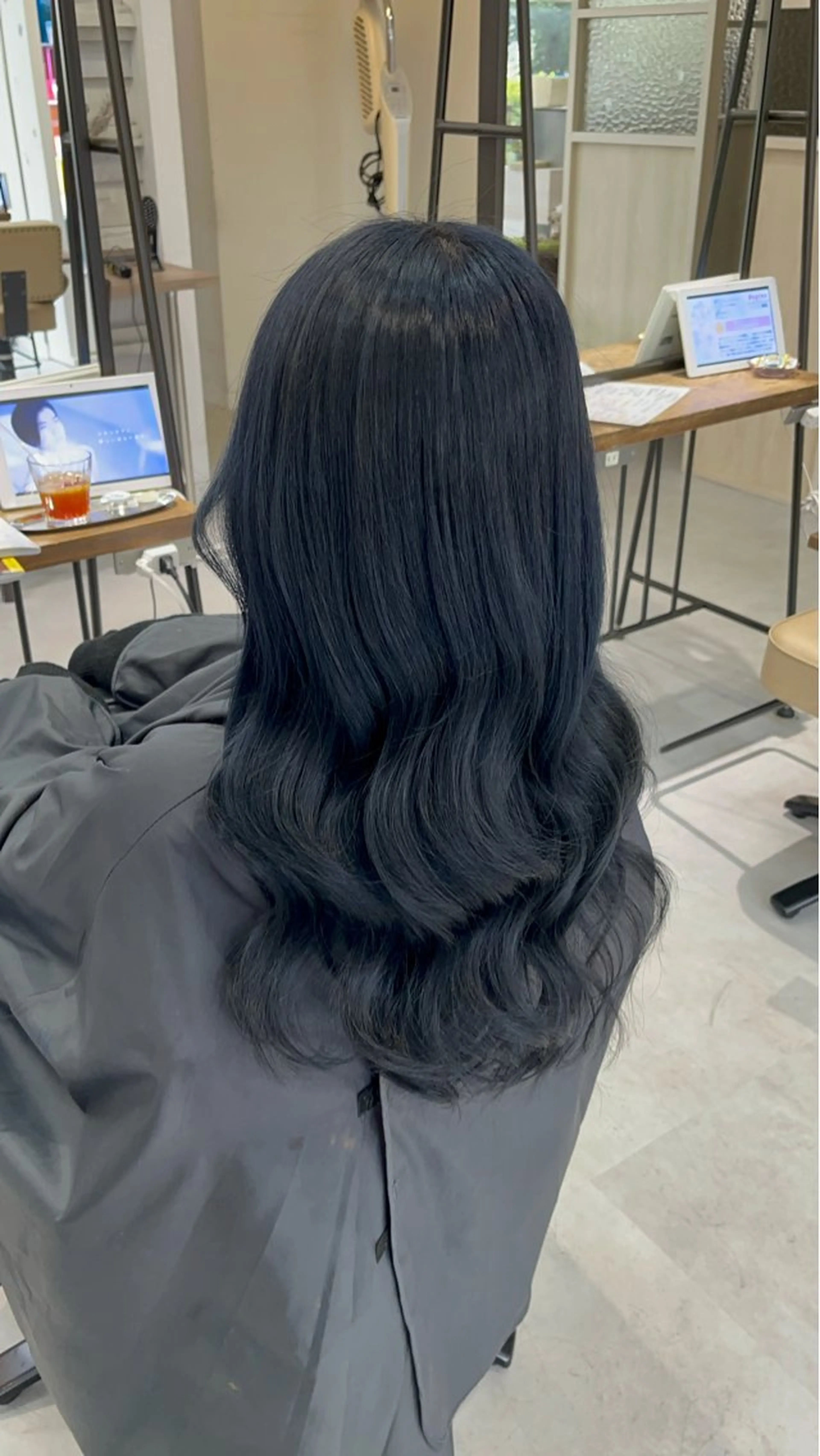 ロング カラー ハイトーン💗ピンク 🛼ベージュ🍀のヘアスタイル