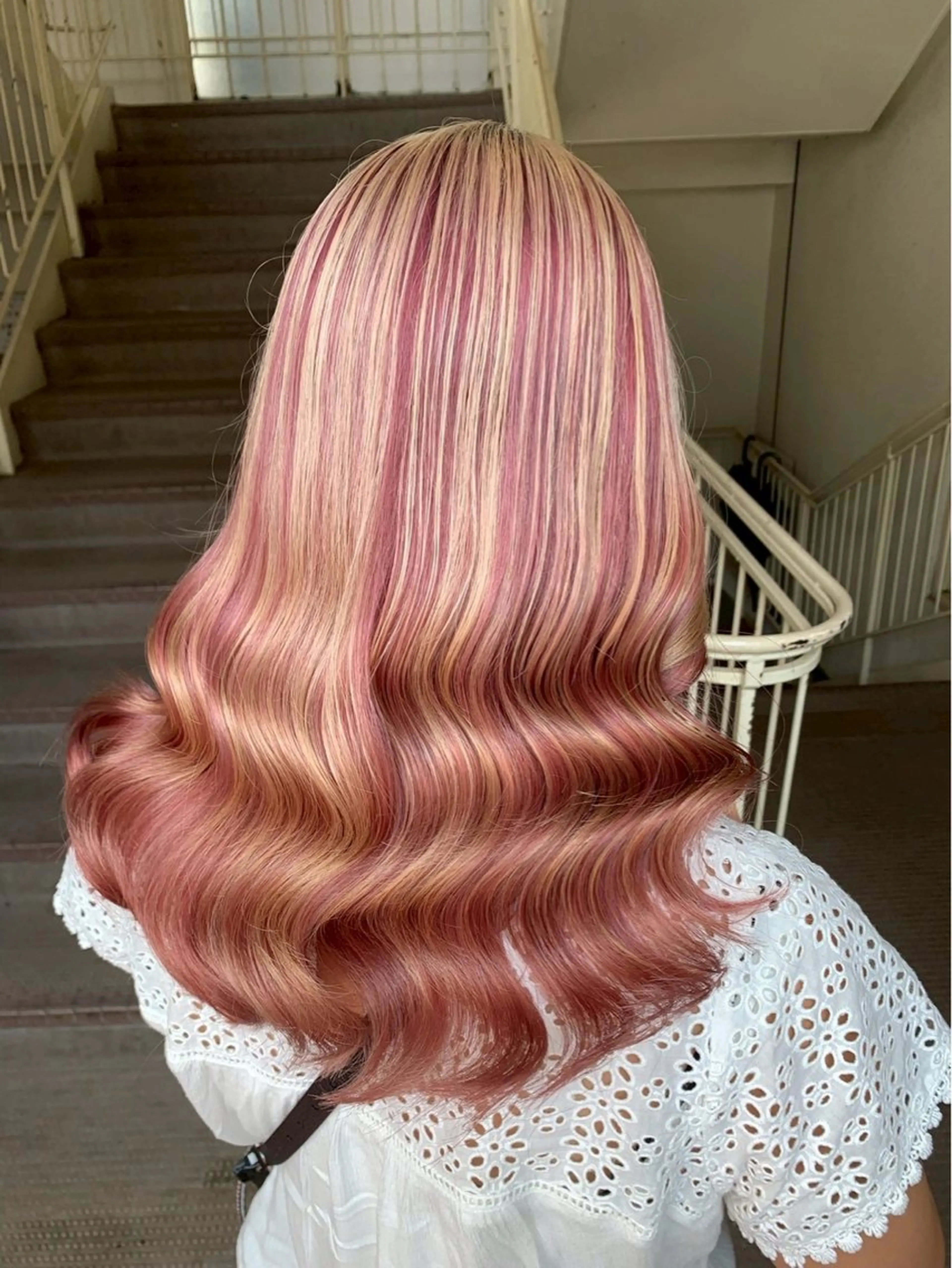 カラー 深野 ちさとのヘアスタイル