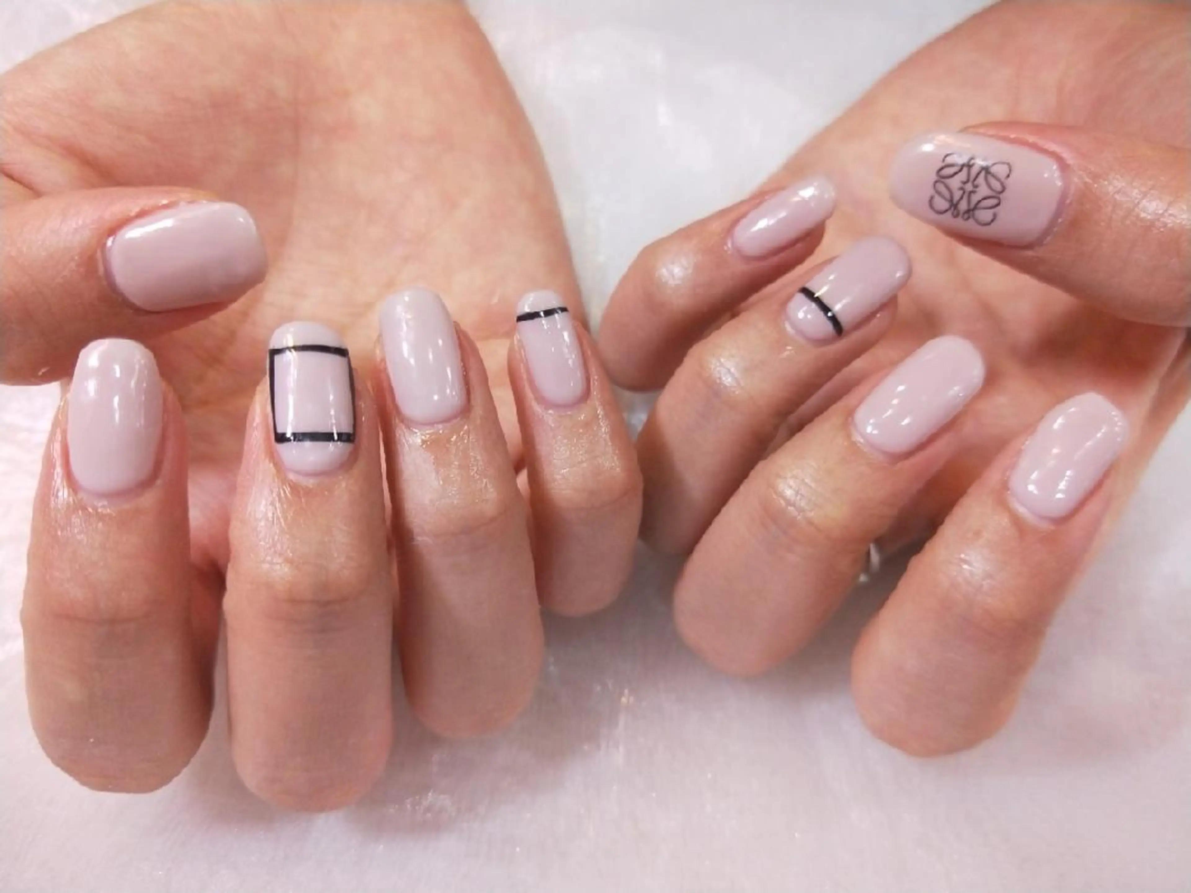 ネイル ハンドネイル ハンドケア R'well所属・はばすみれ🎀ﾈｲﾙ 光ﾌｪｲｼｬﾙ ﾍｱのネイルデザイン