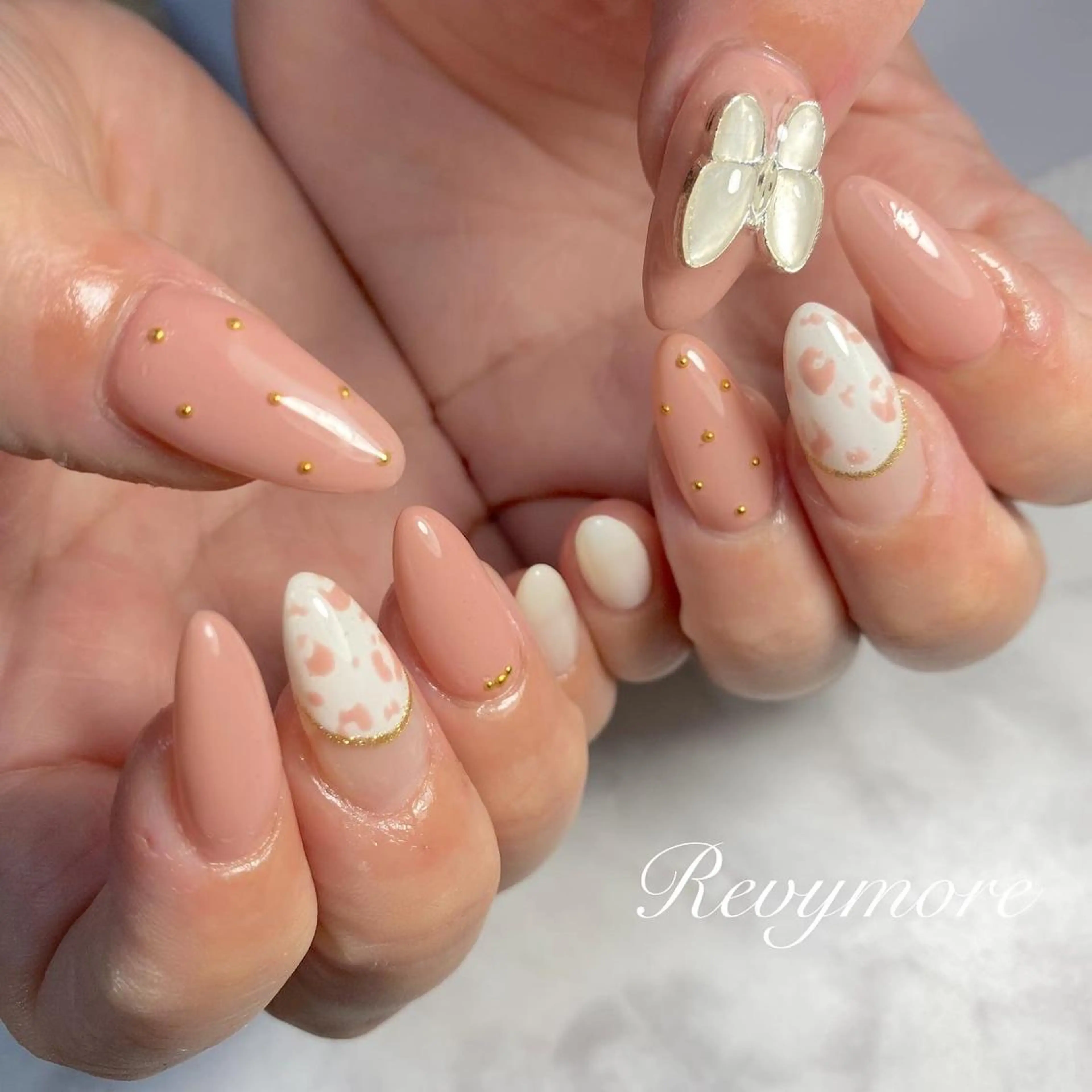 ミディアム ネイル 韓国風ヘア アニマル柄 アートネイル フレンチネイル ジェルネイル nail salon Revymore所属・nail salon Revymoreのネイルデザイン