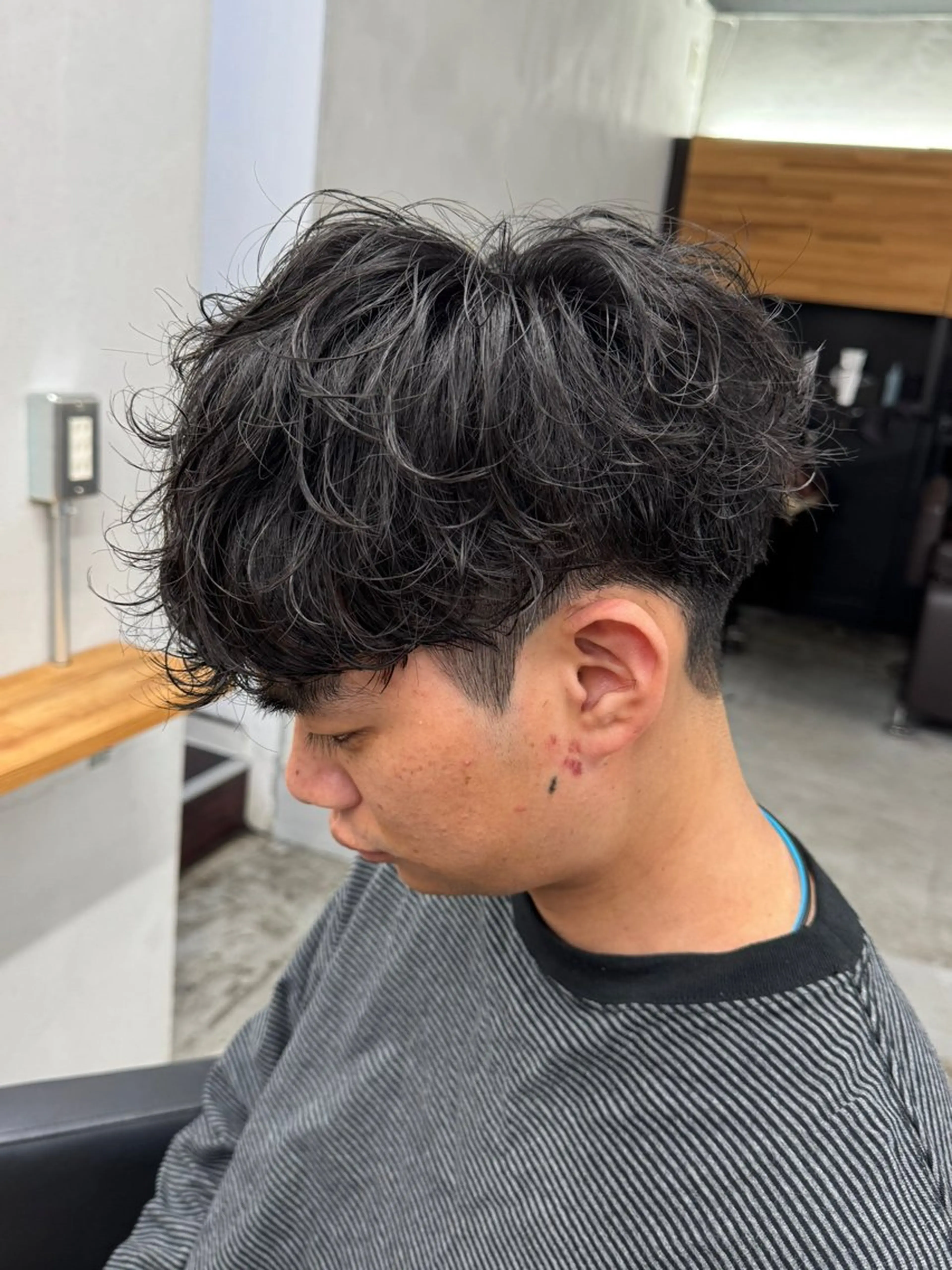 メンズ カット パーマ アキト/ メンズ/透明感暗髪のヘアスタイル