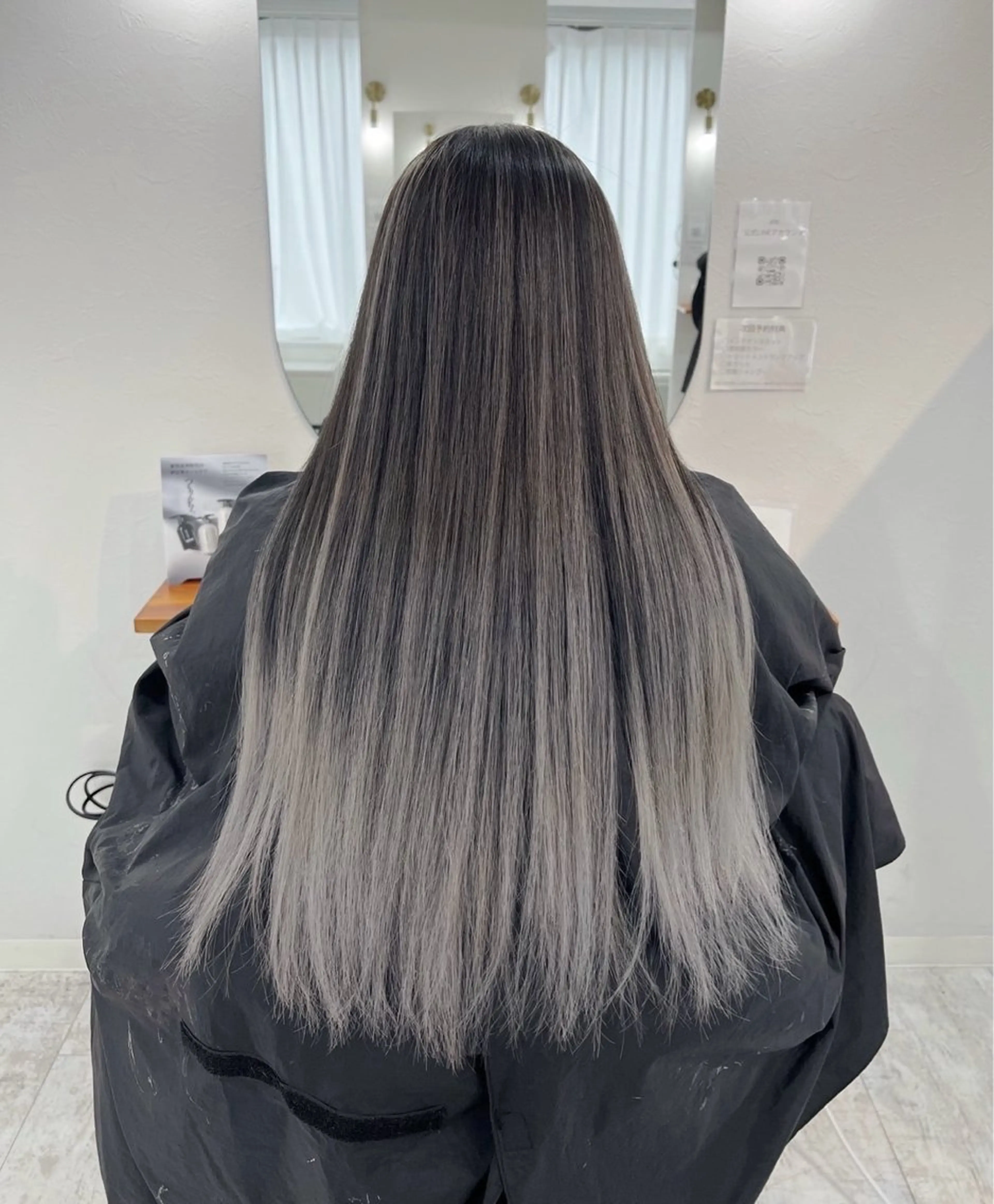 ロング カラー バレイヤージュ シルバー ホワイトシルバー レイヤーカット ヘアカラー トリートメント ROBIN所属・指名数No.1 /NAOYAのヘアスタイル