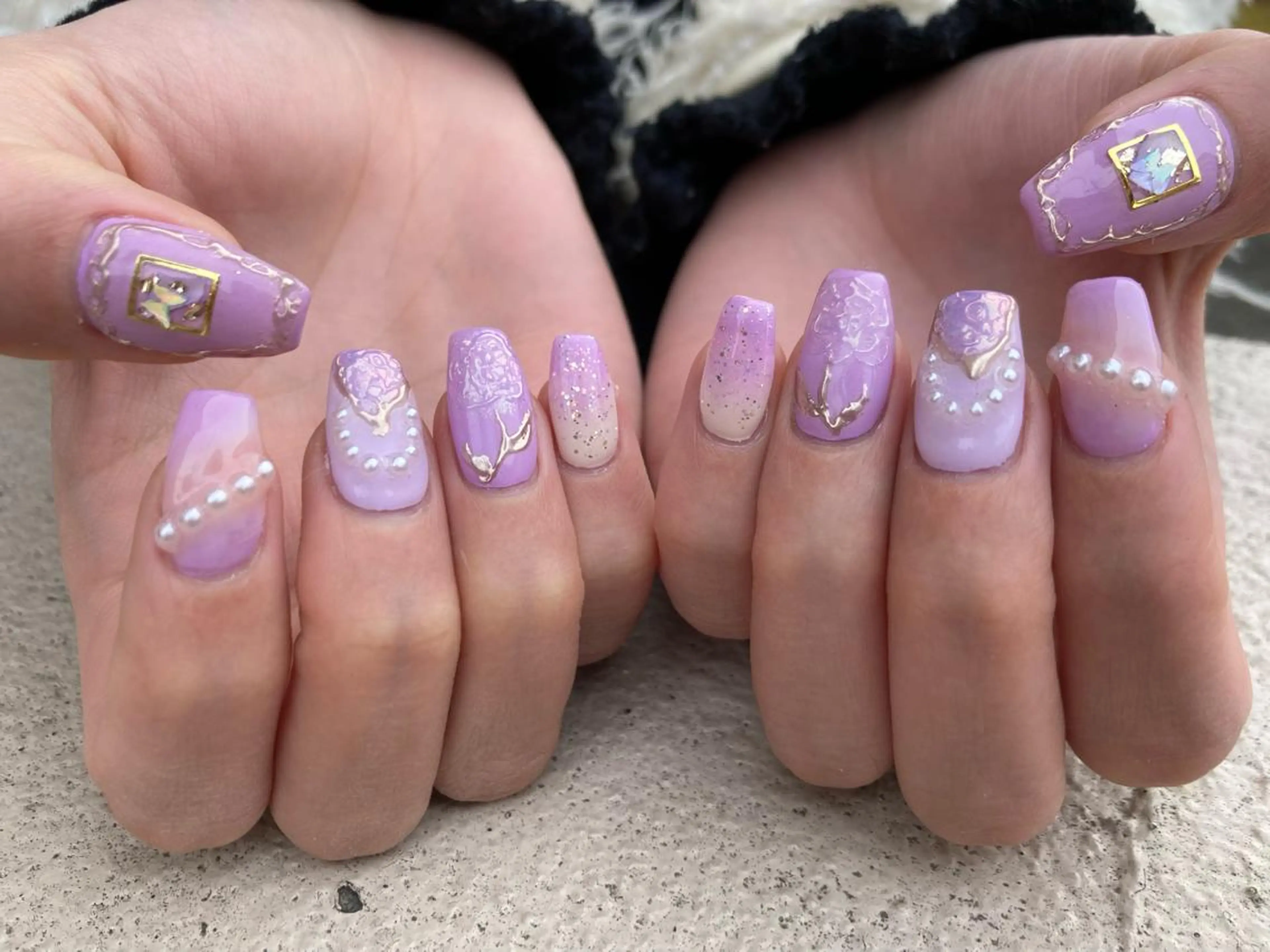 ミディアム ネイル ハンドネイル フットネイル ✴︎ Delightのネイルデザイン