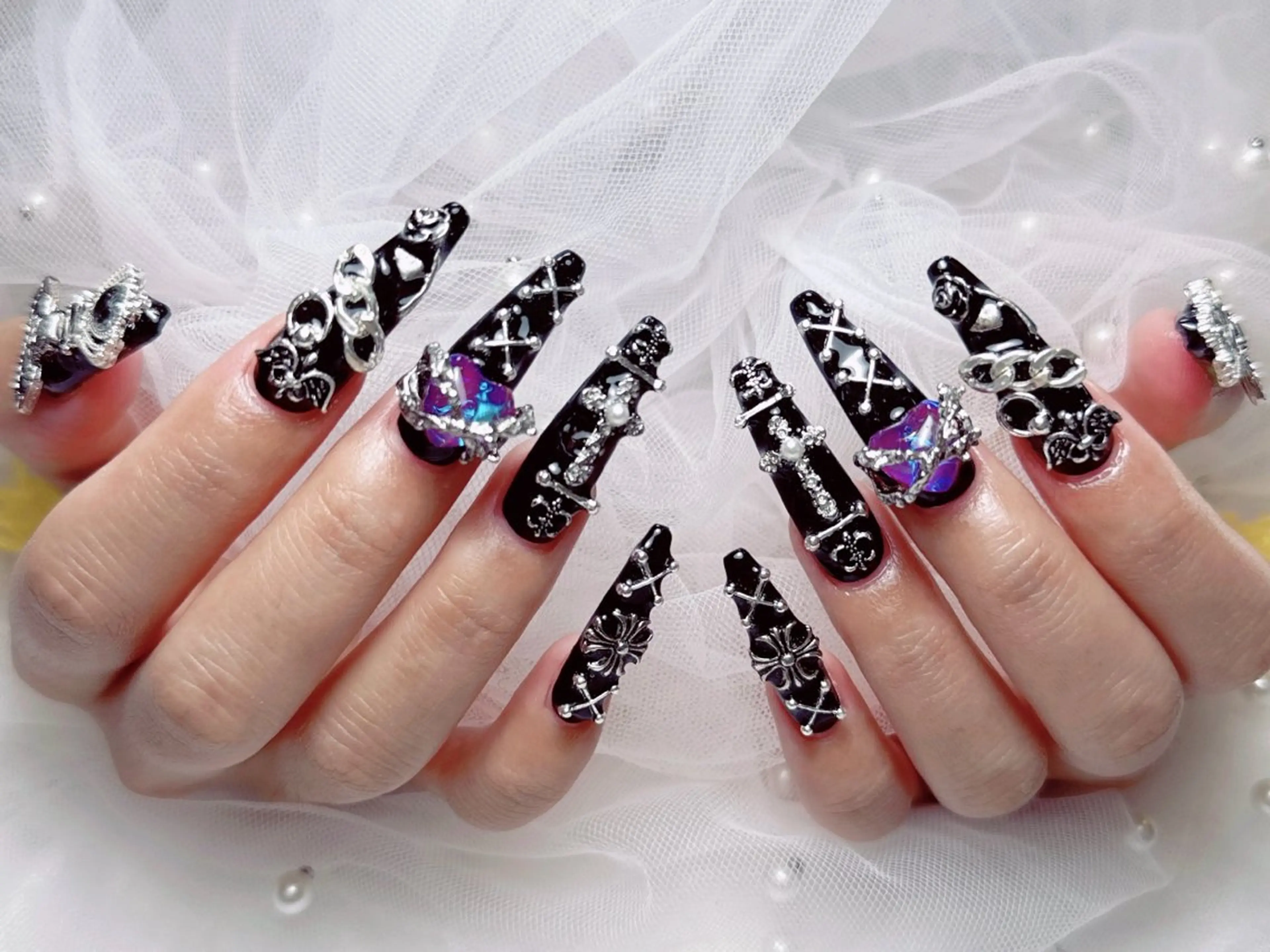 ネイル フレンチネイル ジェルネイル ハート 韓国ネイル マグネットネイル ハンドネイル ネイルサロン lotusのネイルデザイン