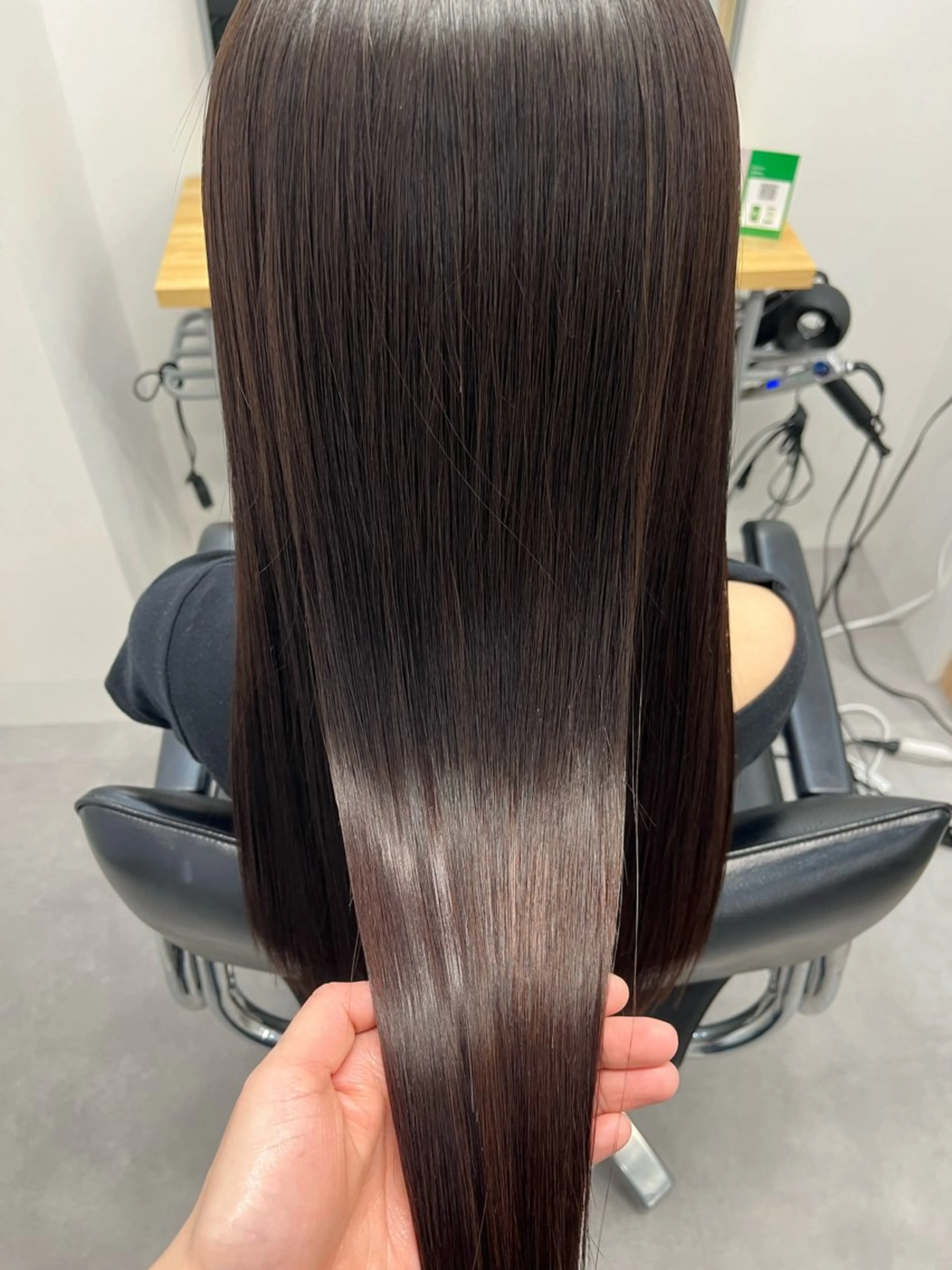 セミロング 難波/髪質改善/スパ ツヤ／顔周りレイヤーのヘアスタイル